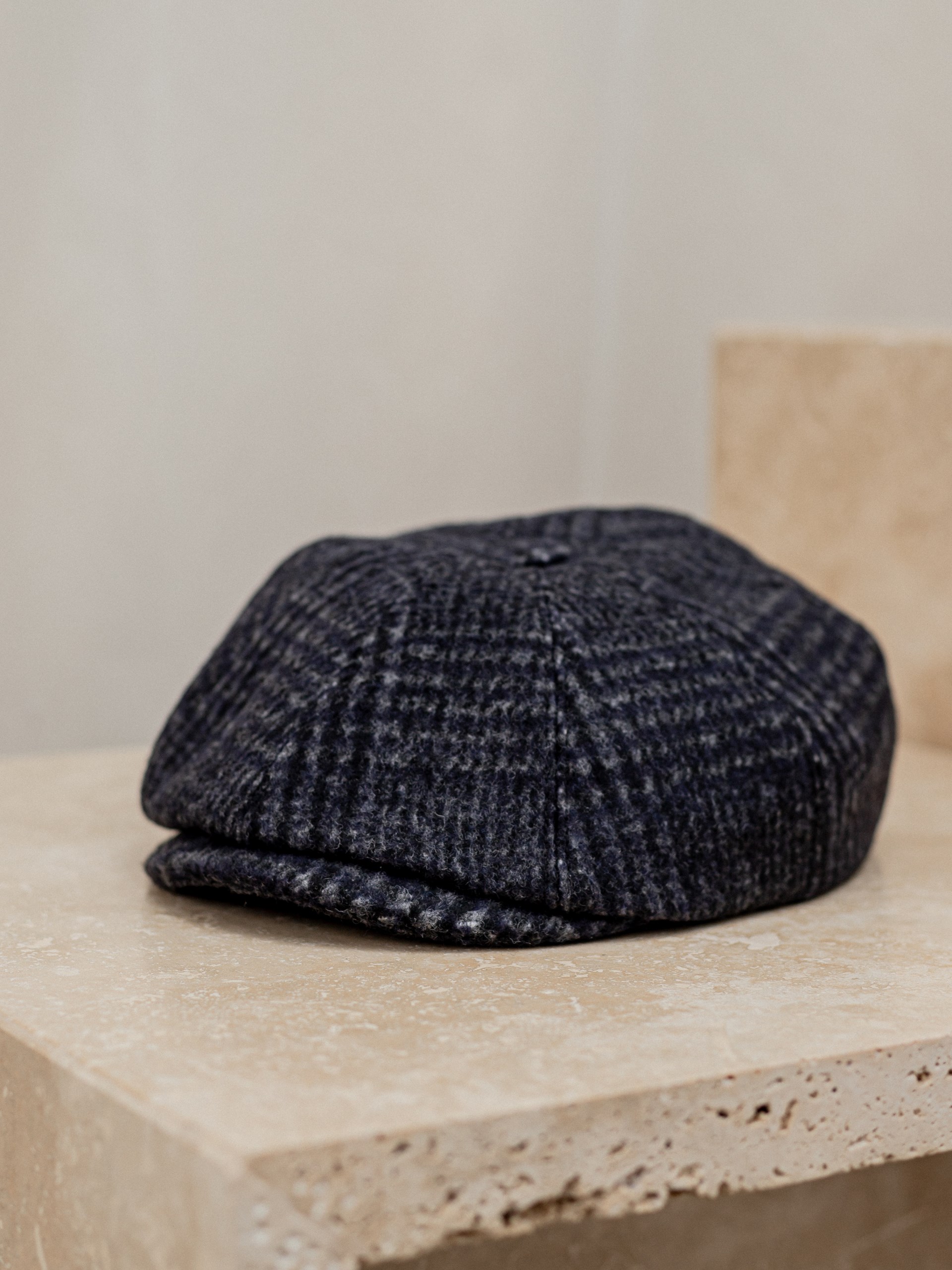 Fedeli men's dark gray checked cap