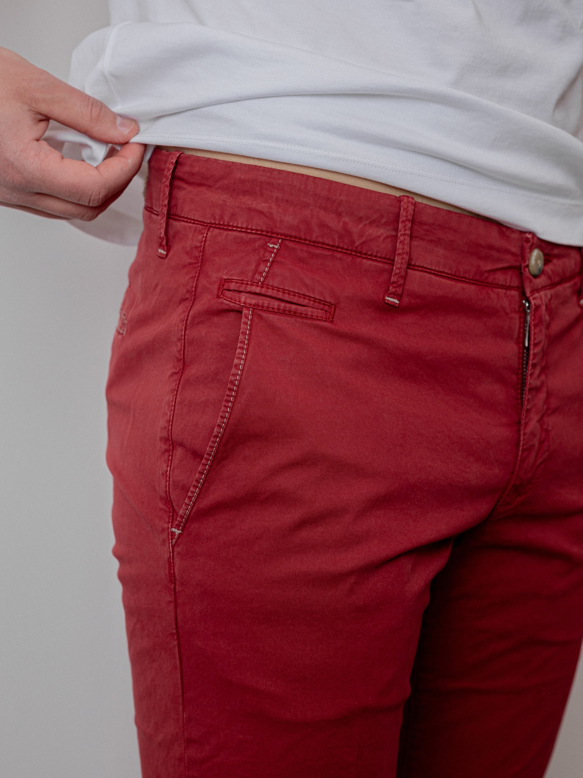 Jacob Cohën Bobby slim fit red chinos for men