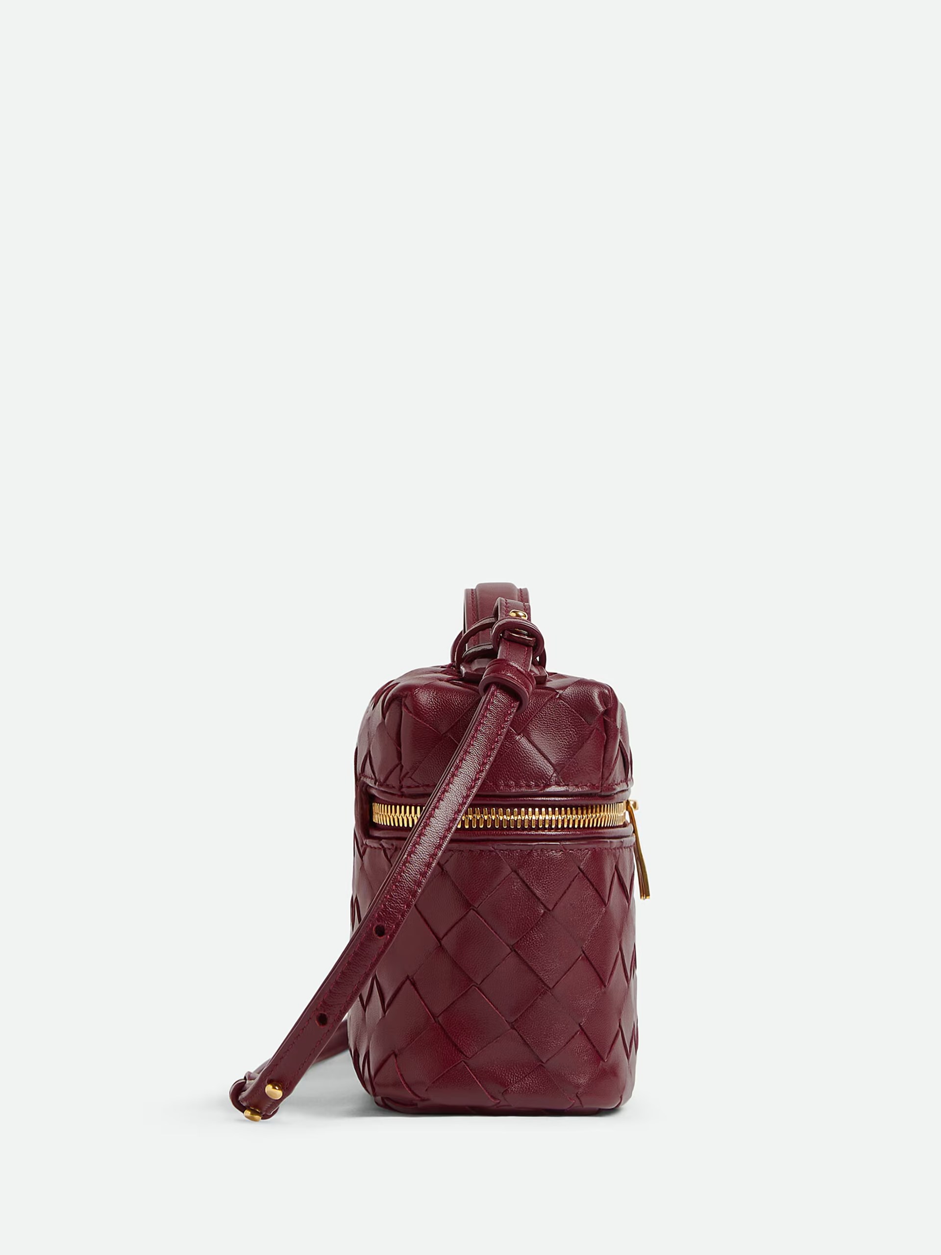 Сумка кольору бургунді Bottega Veneta Bang Bang Vanity Caseз м’якої шкіри Intrecciato