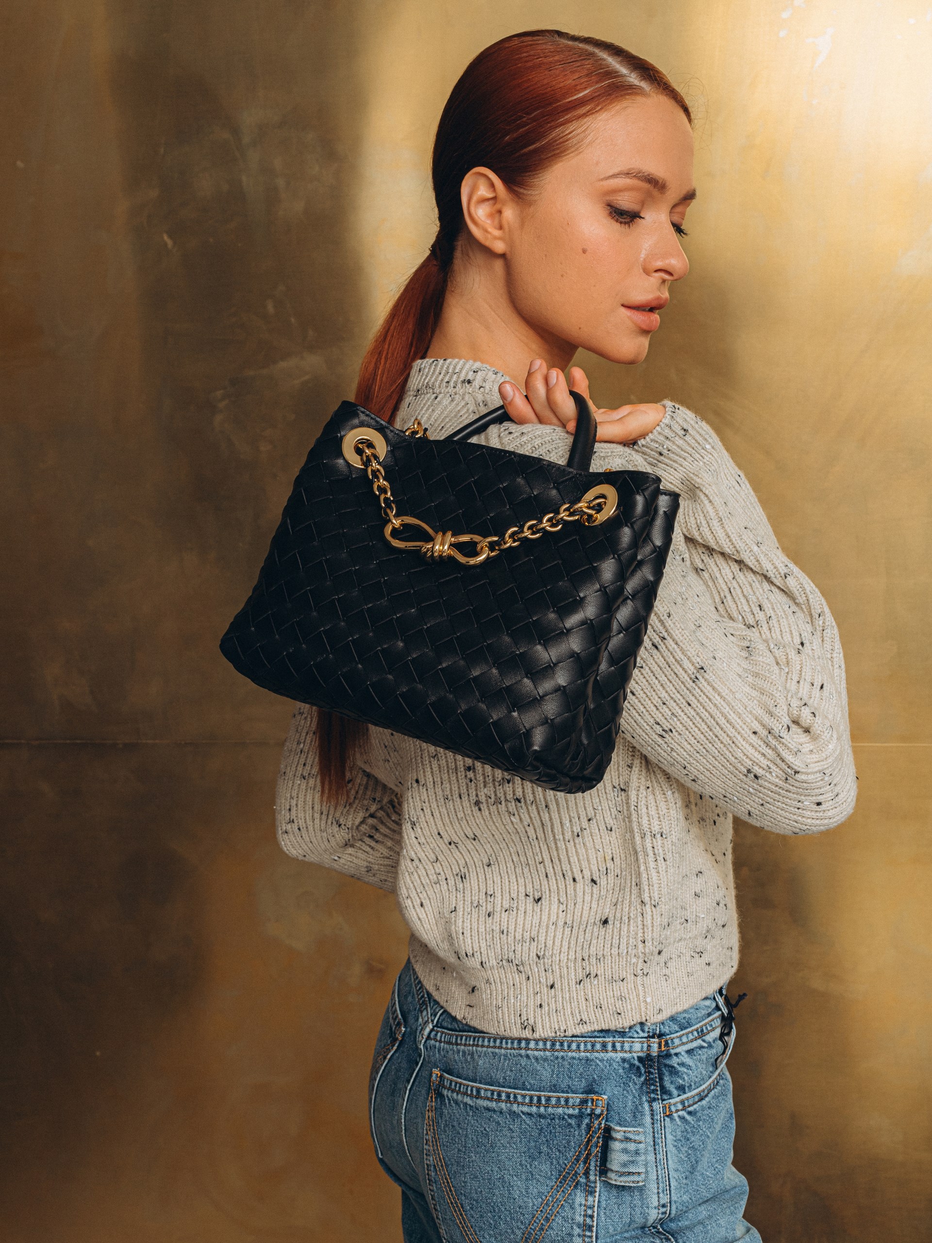 Чорна сумка Bottega Veneta Small Andiamo Chain з м’якої шкіри Intrecciato