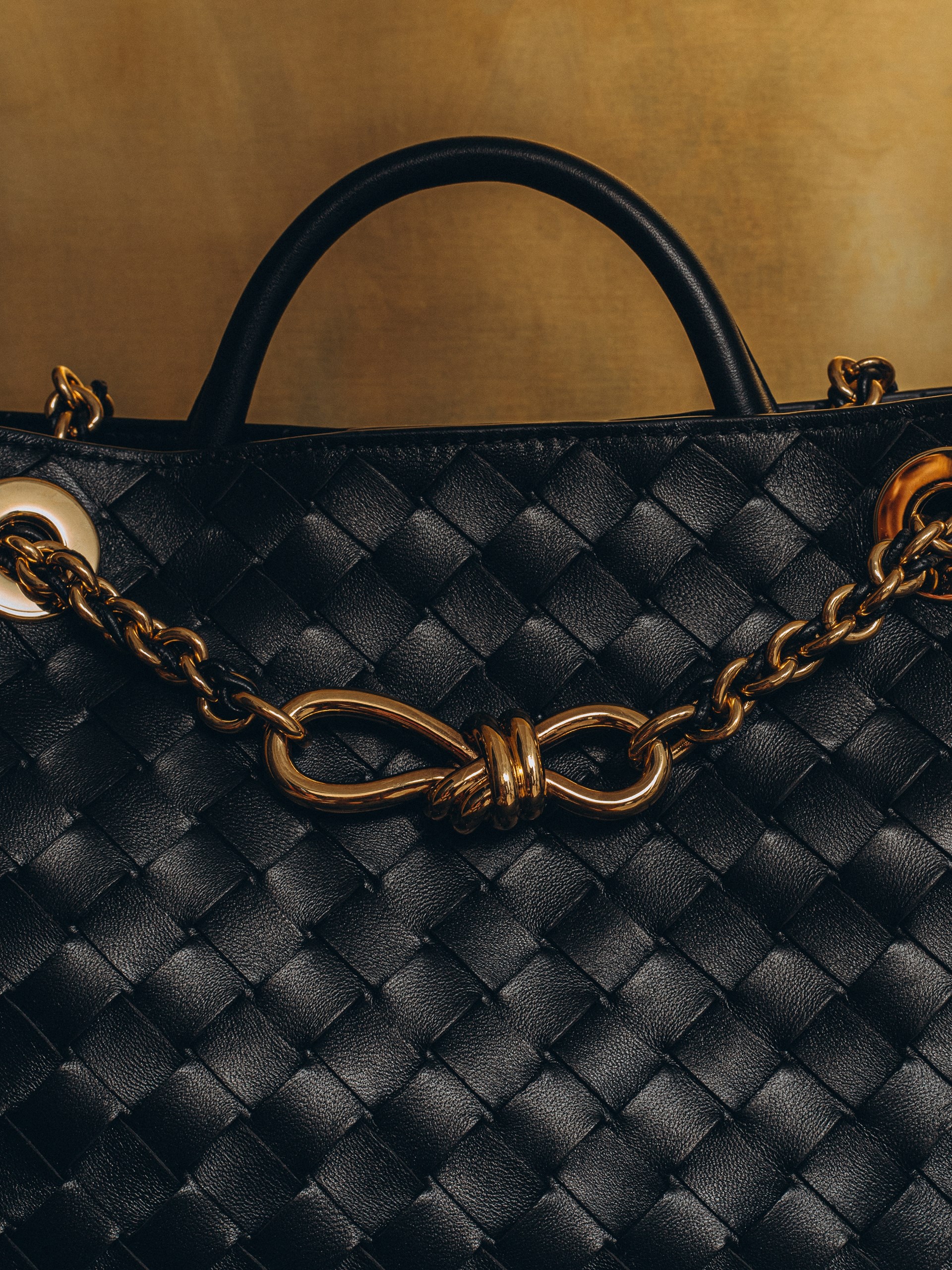 Чорна сумка Bottega Veneta Small Andiamo Chain з м’якої шкіри Intrecciato