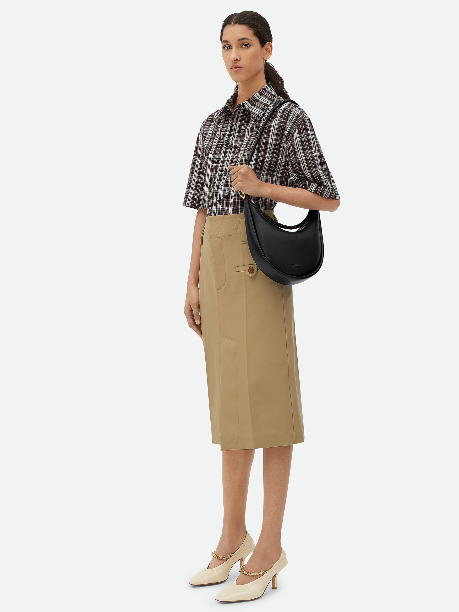 Чорна сумка Bottega Veneta Hula Hoop з гладкої шкіри