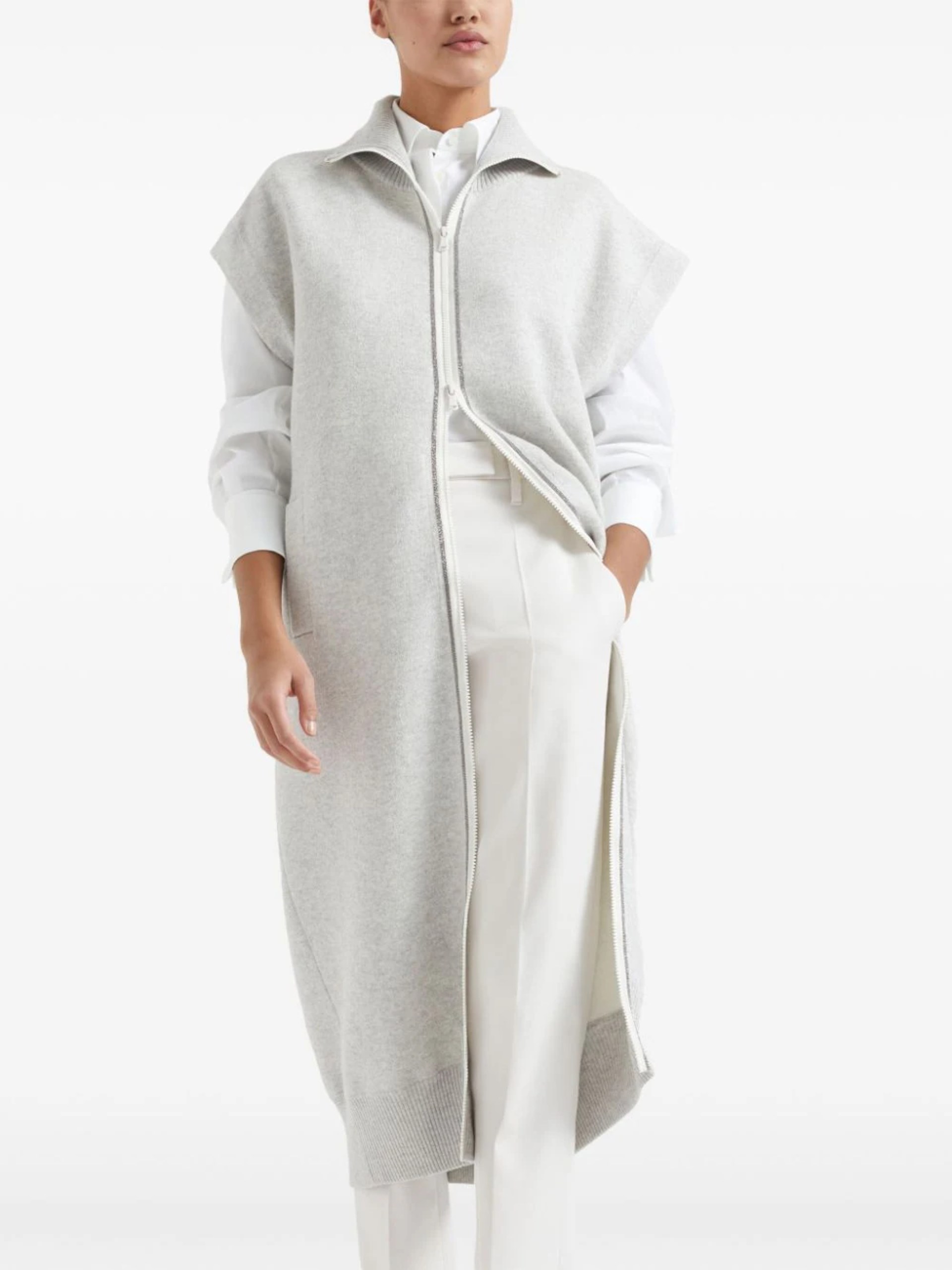 Brunello Cucinelli light gray knitted tank top with an elongated cut