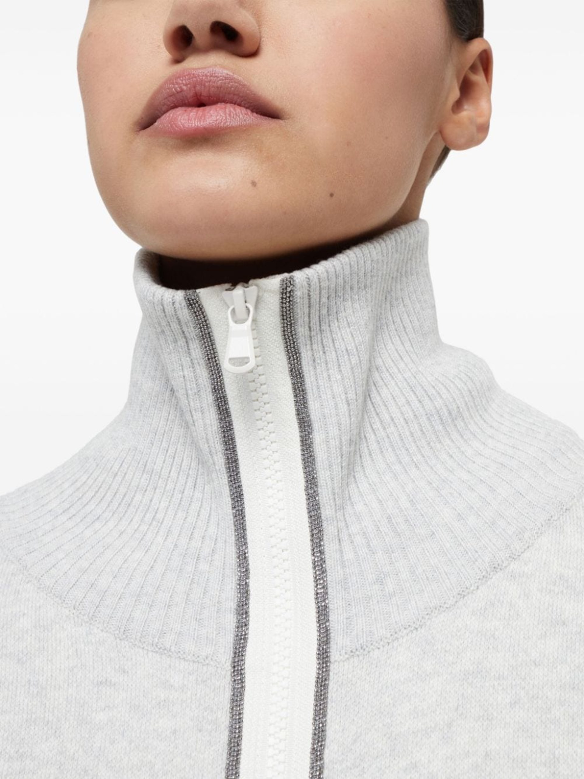 Brunello Cucinelli light gray knitted tank top with an elongated cut