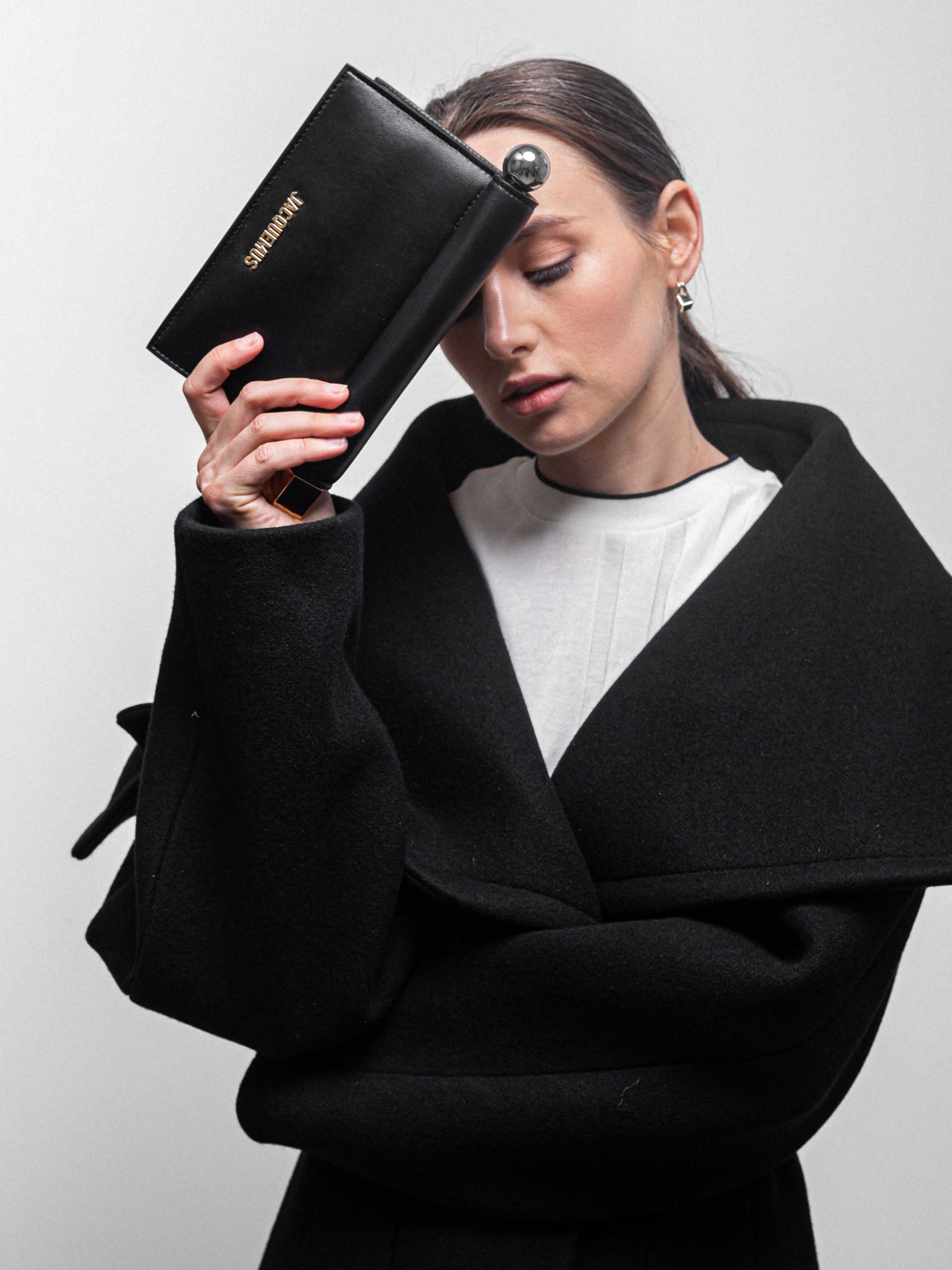 Jacquemus La Petite Pochette Rond Carré cross body bag in black