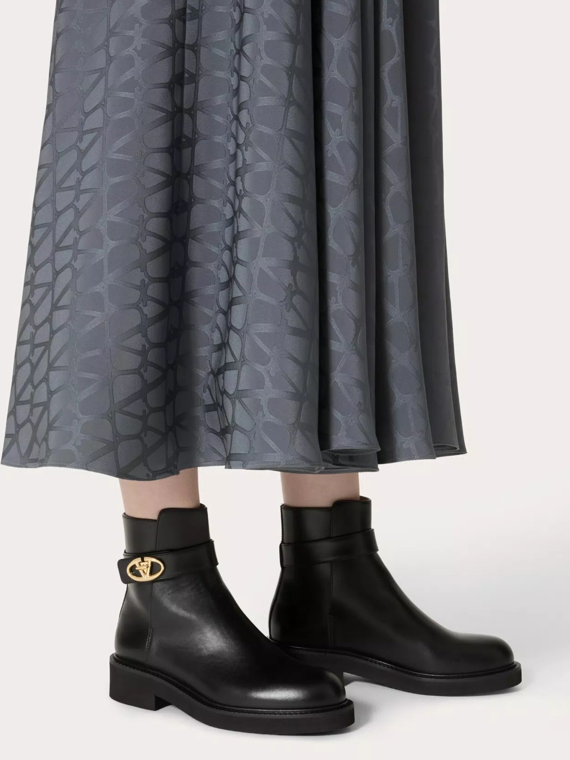 Valentino Garavani VLogo Locker leather boots