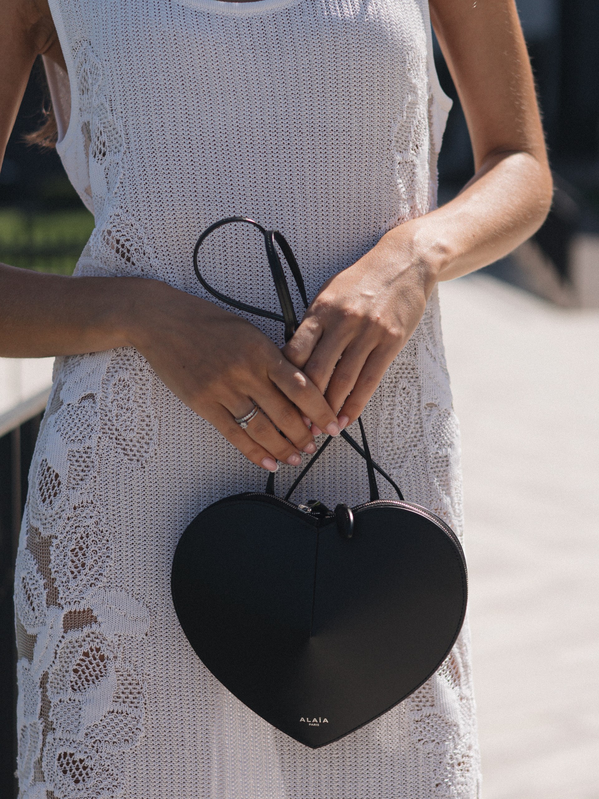 Alaїa LE CŒUR black leather bag in heart shape