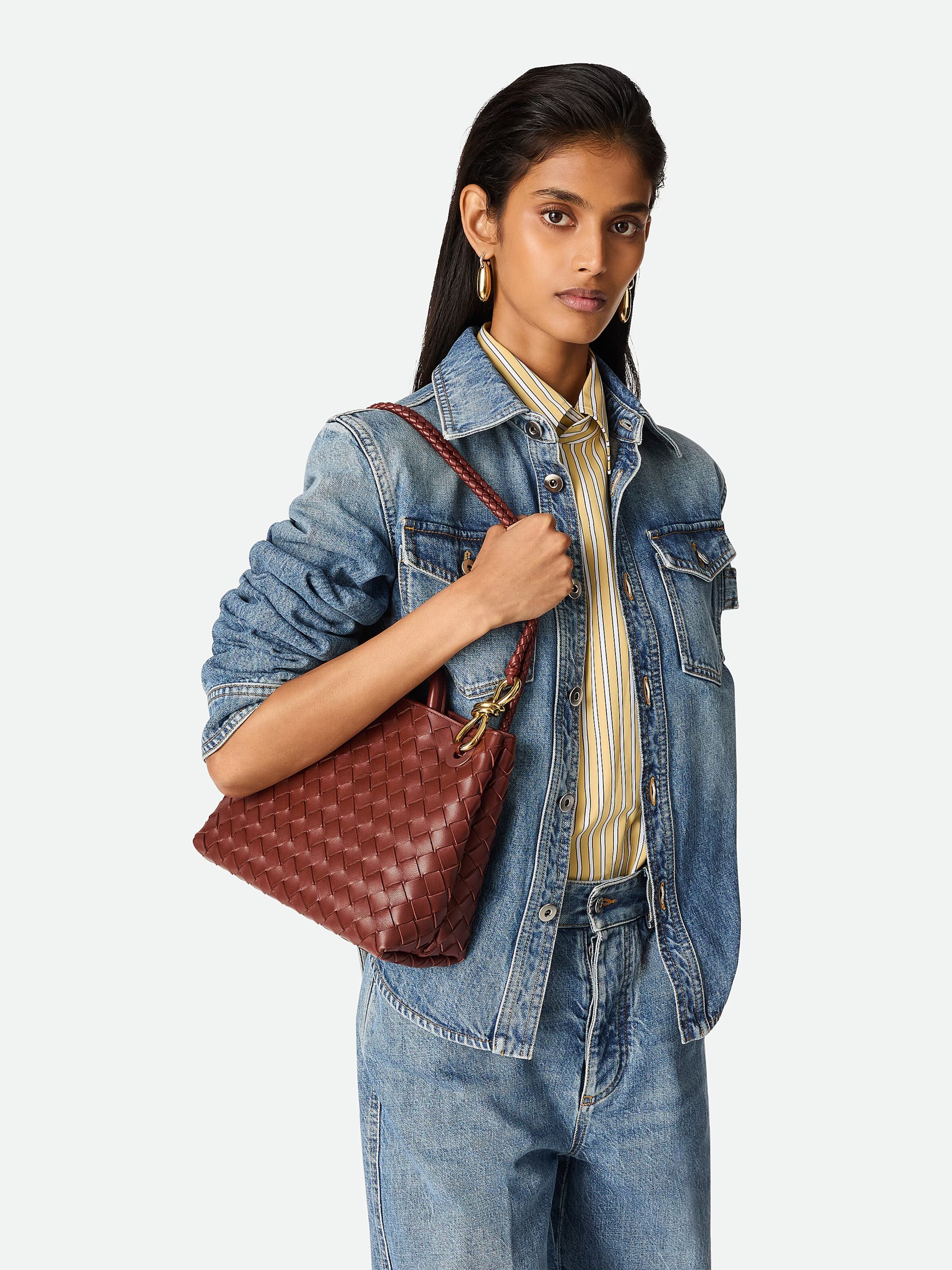 Червоно-коричнева сумка Bottega Veneta Small Andiamo Chain з м’якої шкіри Intrecciato