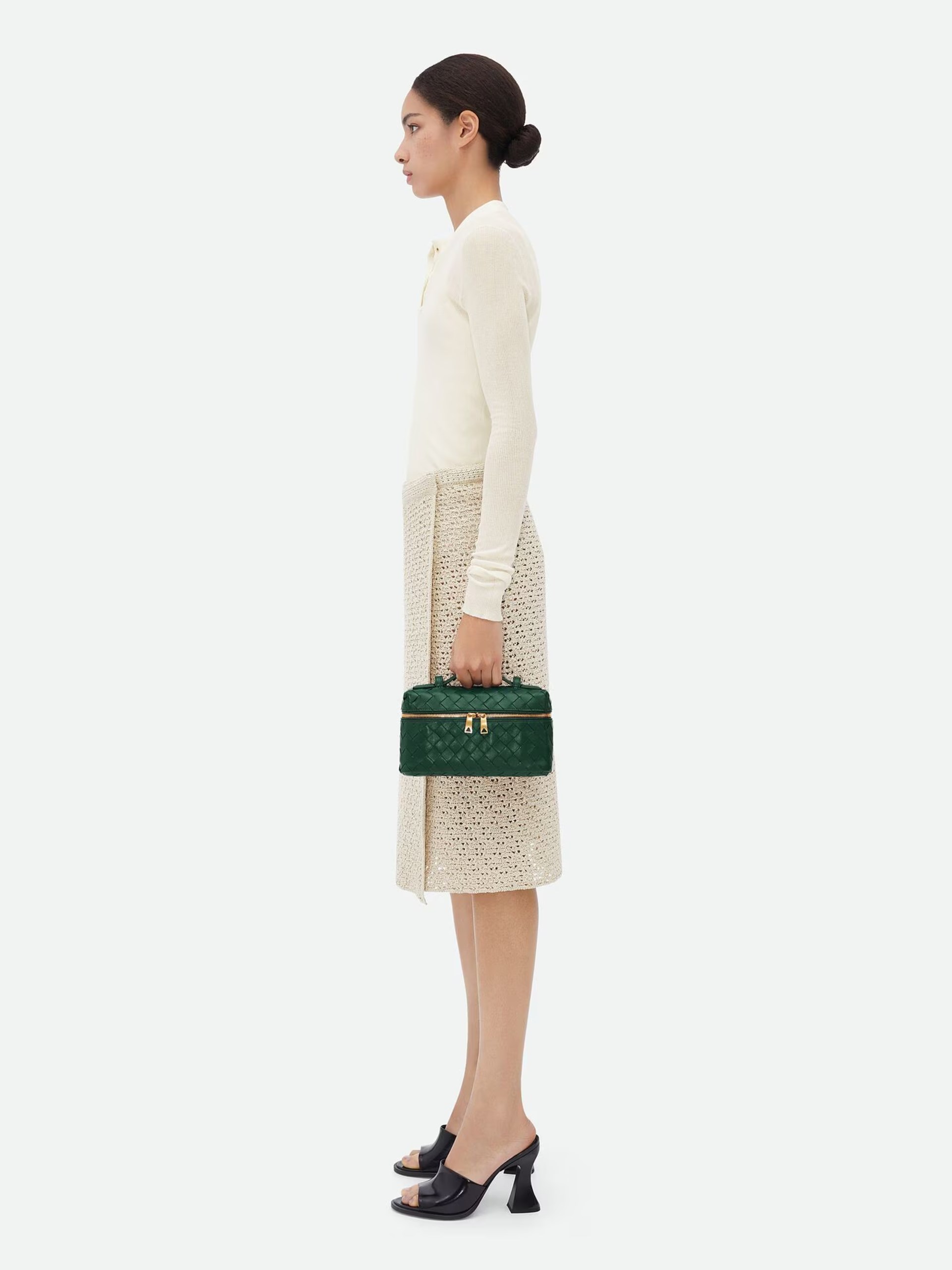 Зелена сумка Bottega Veneta Bang Bang Vanity Case з м’якої шкіри Intrecciato