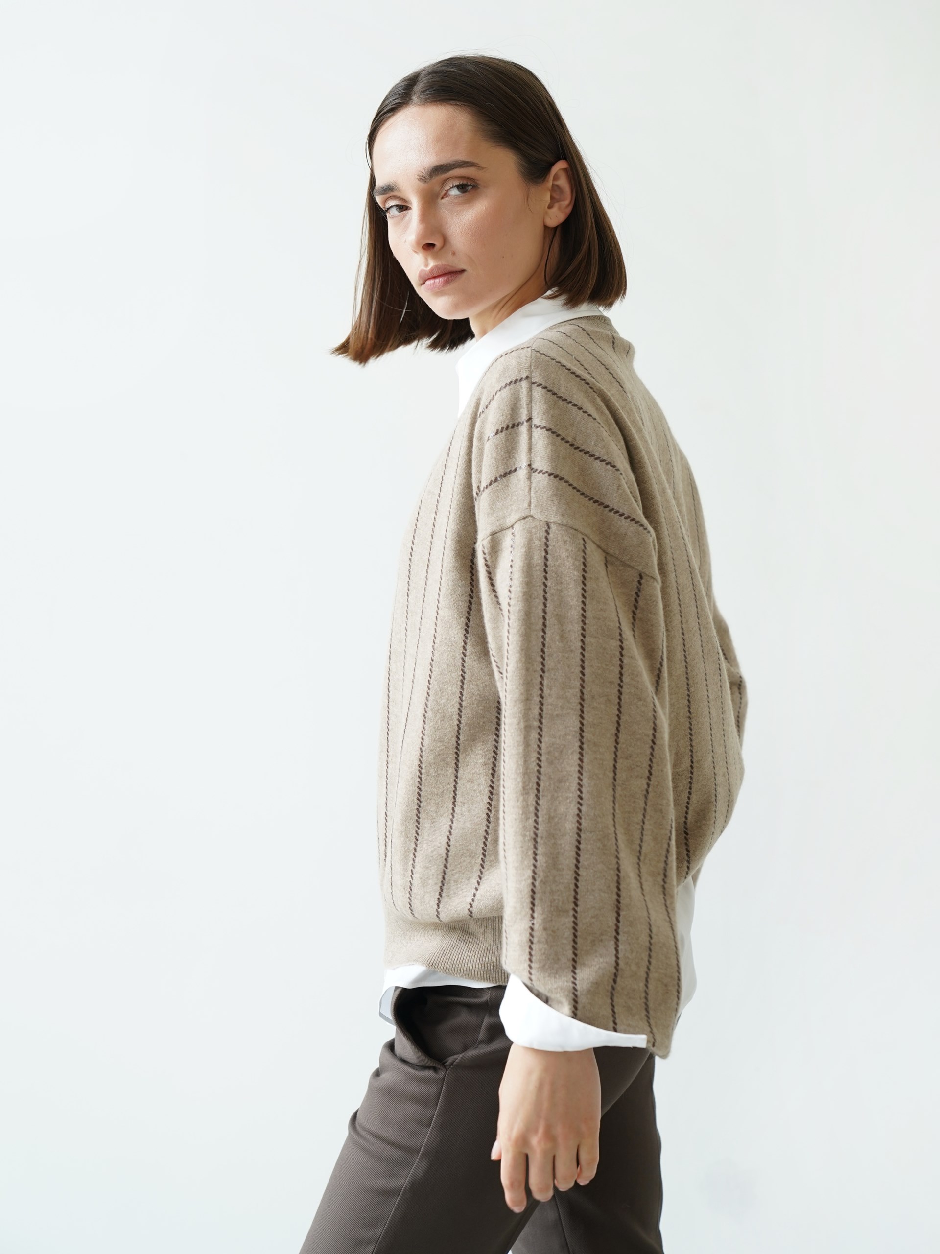 Brunello Cucinelli beige knitted sweater with sequins