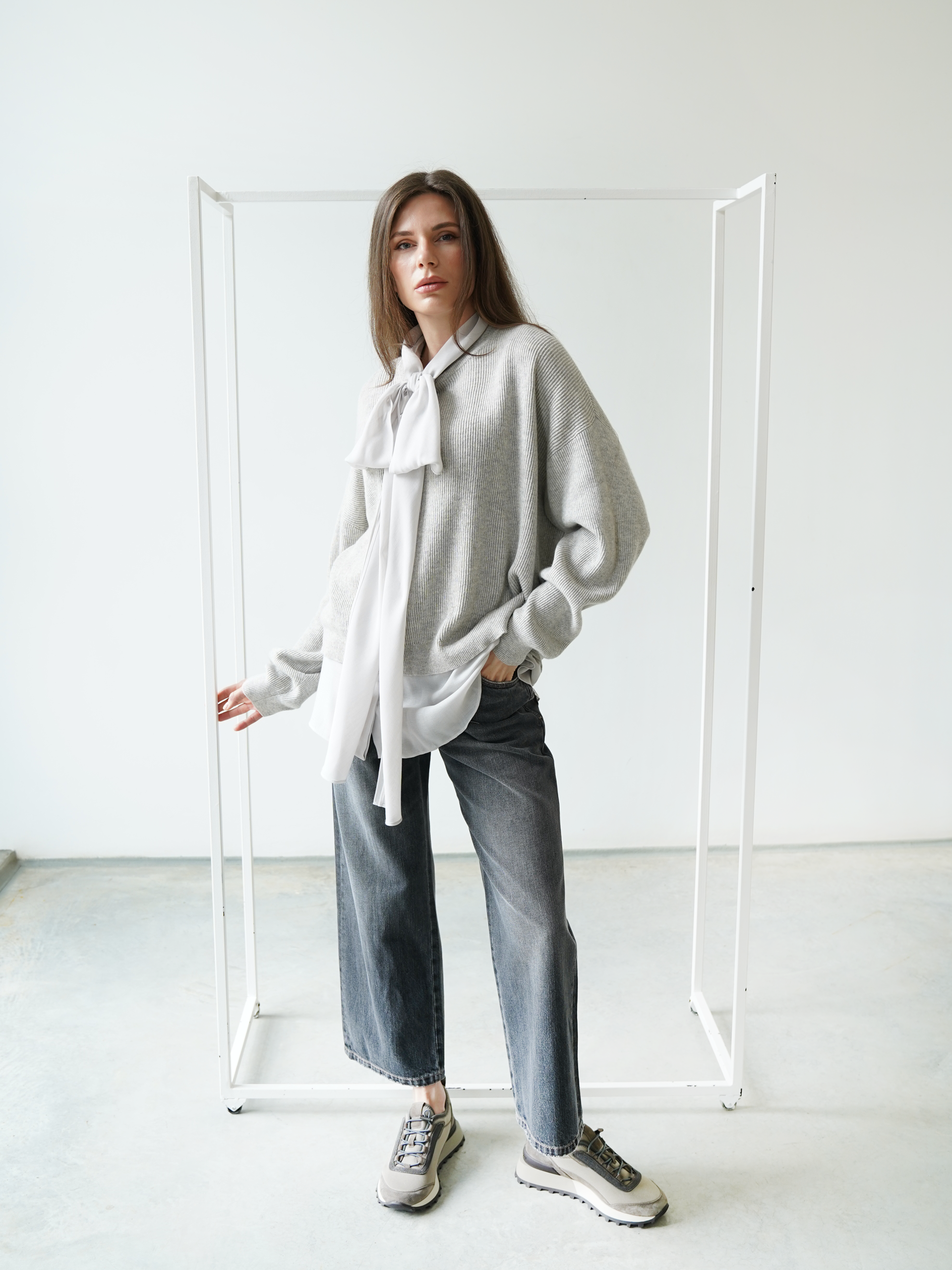 Brunello Cucinelli light gray sweater with a lavalier collar