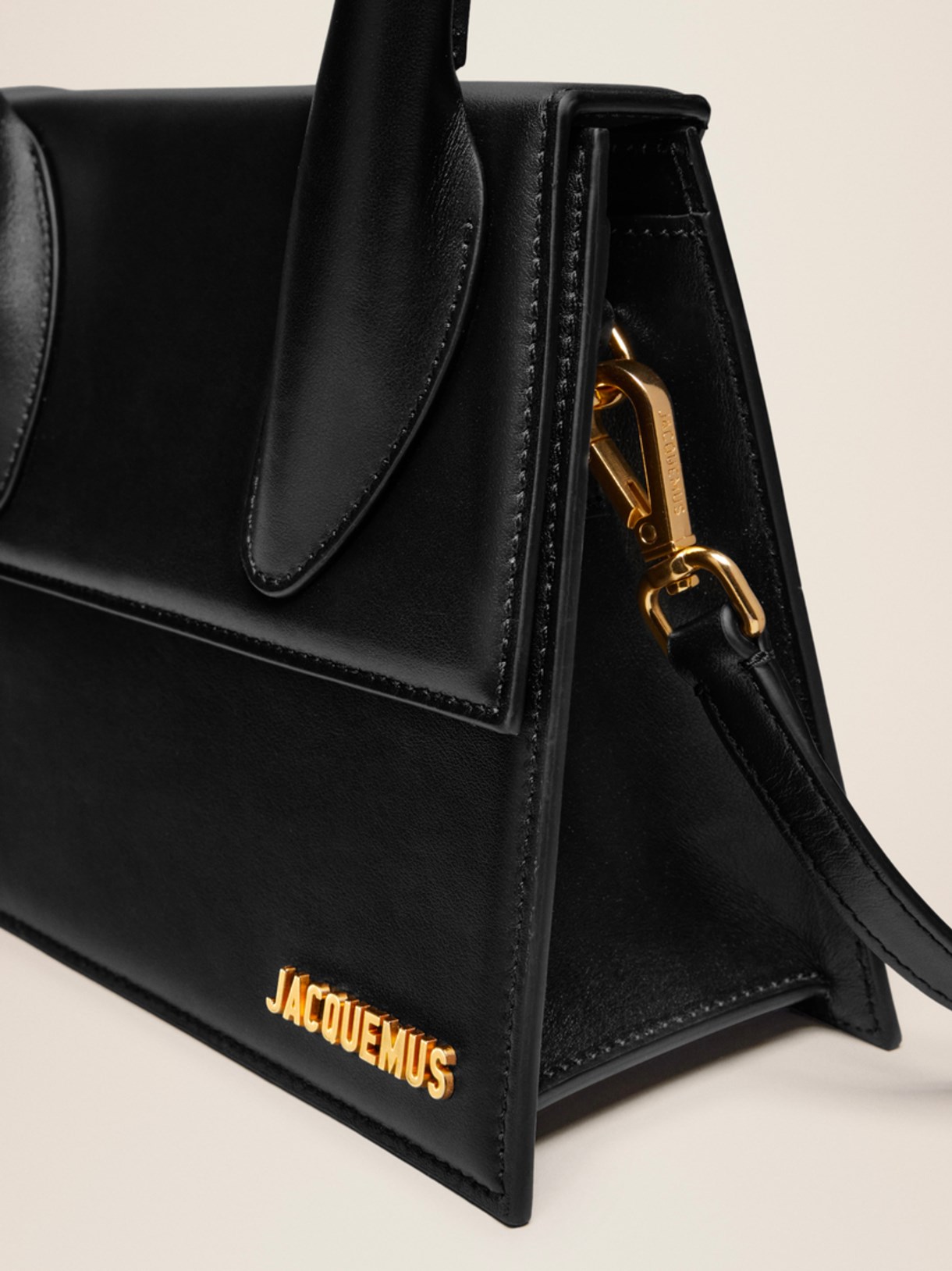 Jacquemus Le Grand Chiquito shoulder bag in black