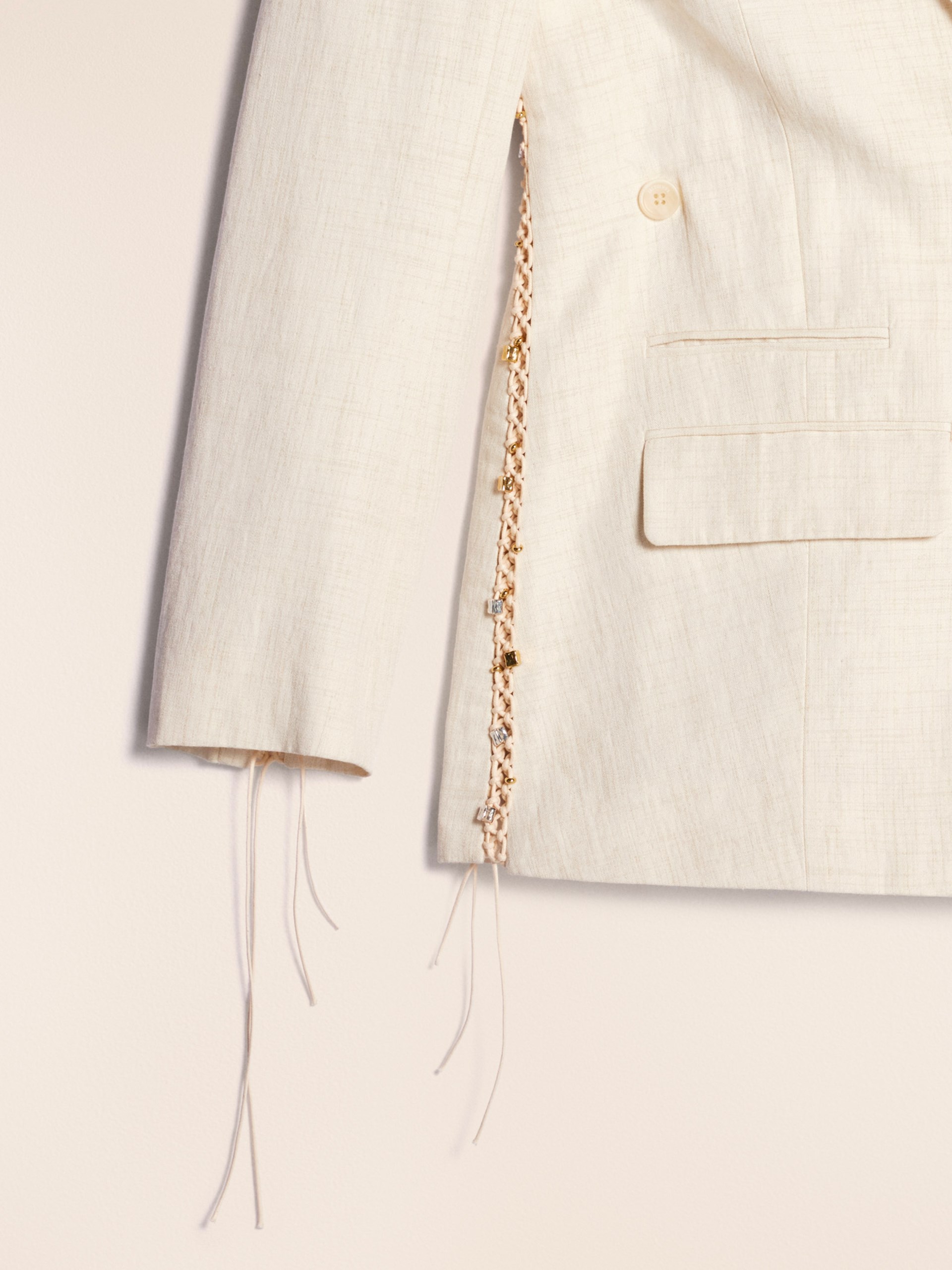 Jacquemus Tibau off-white double-breasted jacket with a slim fit