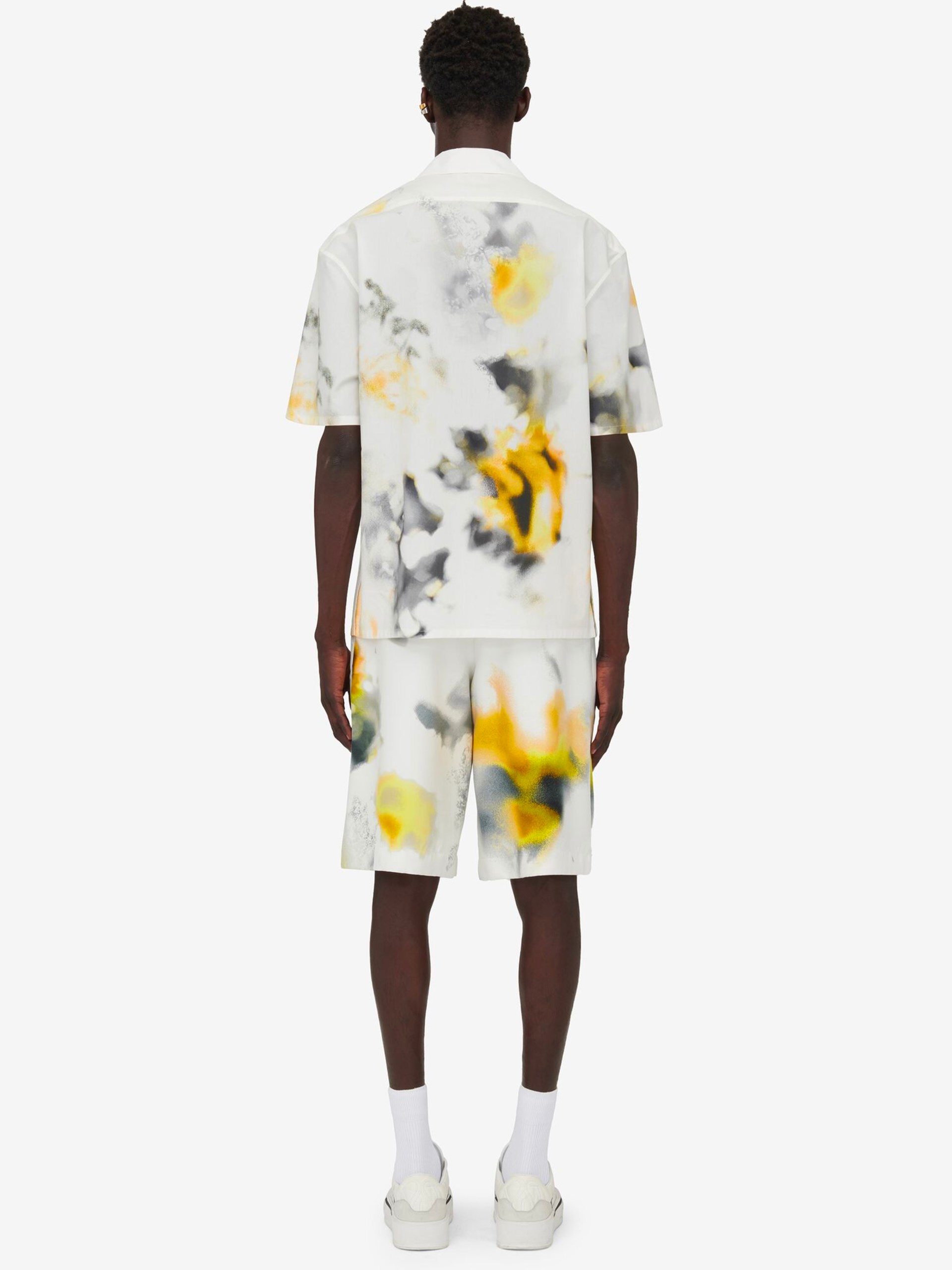 Чоловічі сірі шорти Alexander McQueen в принт Obscured Flower