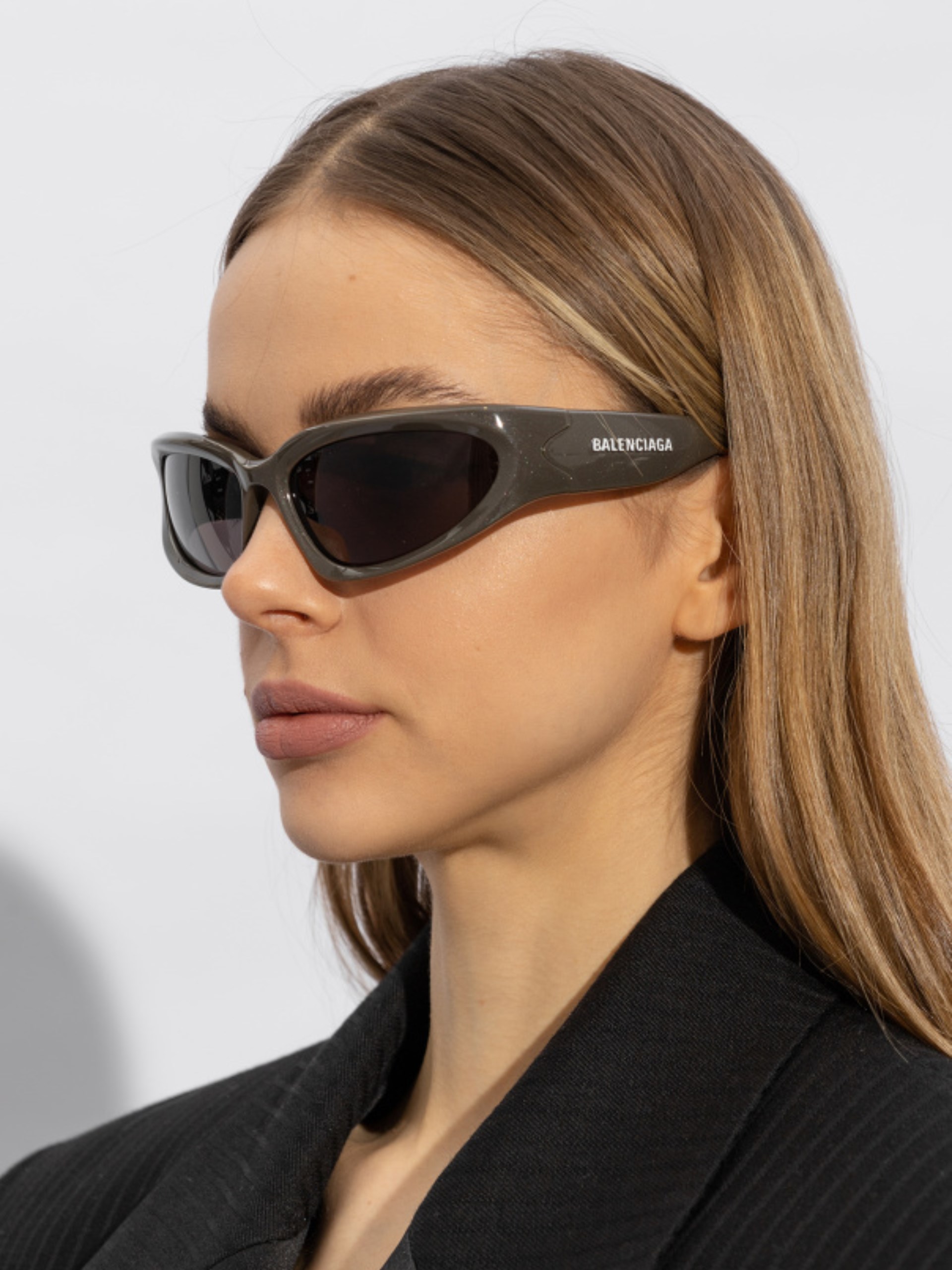 Balenciaga Swift logo sunglasses in gray