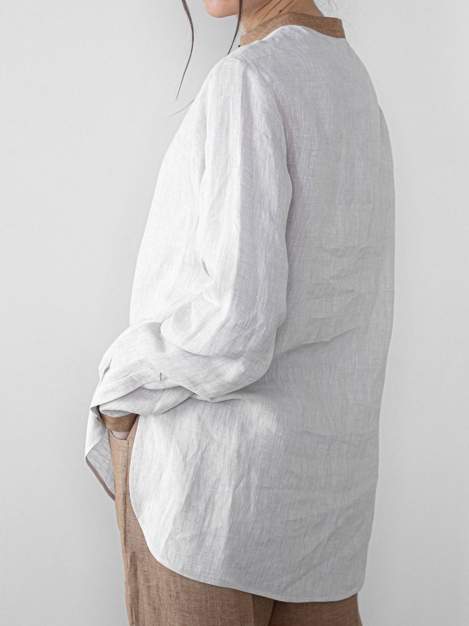 Kiton light beige linen shirt with buttons