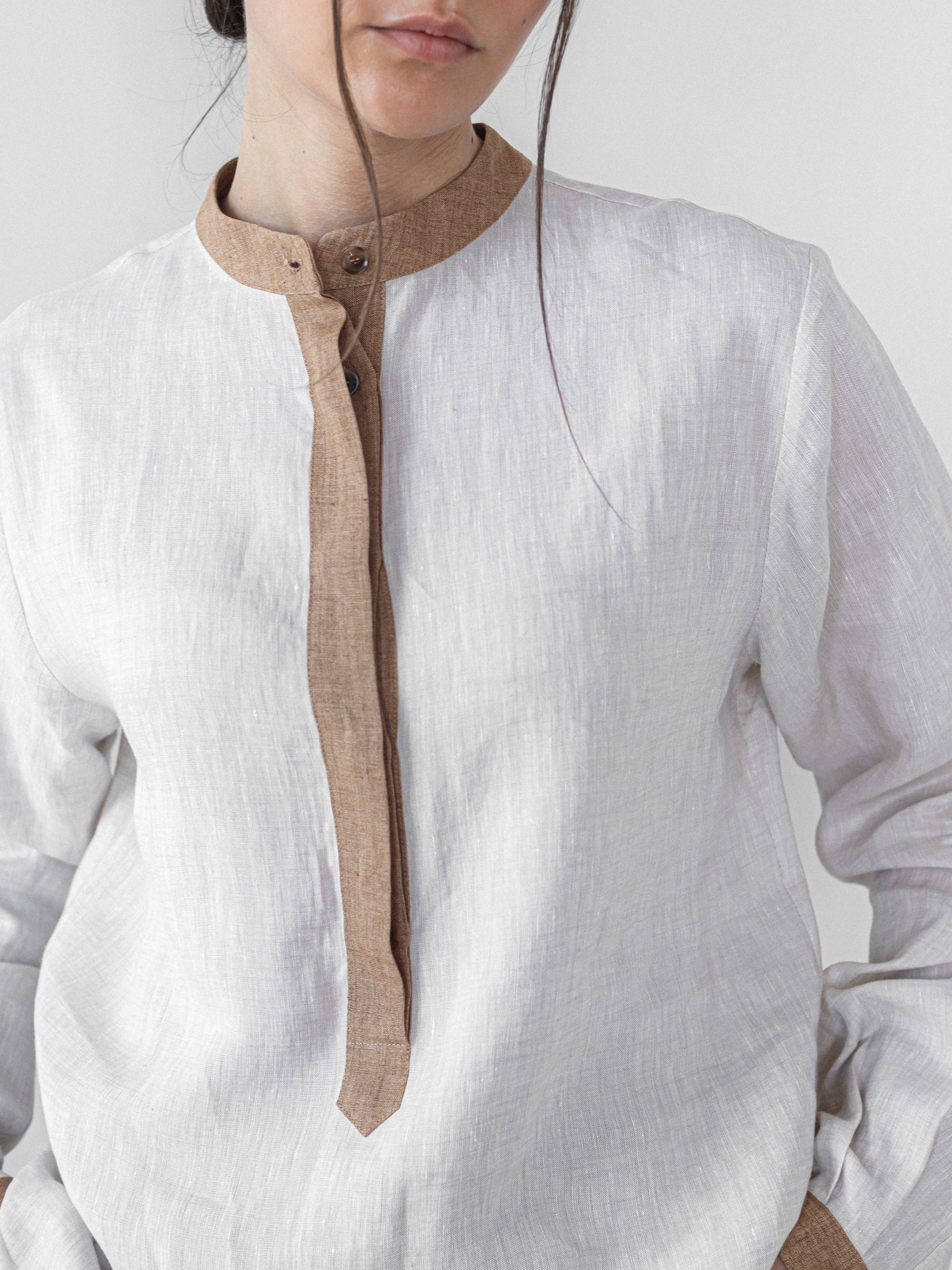 Kiton light beige linen shirt with buttons