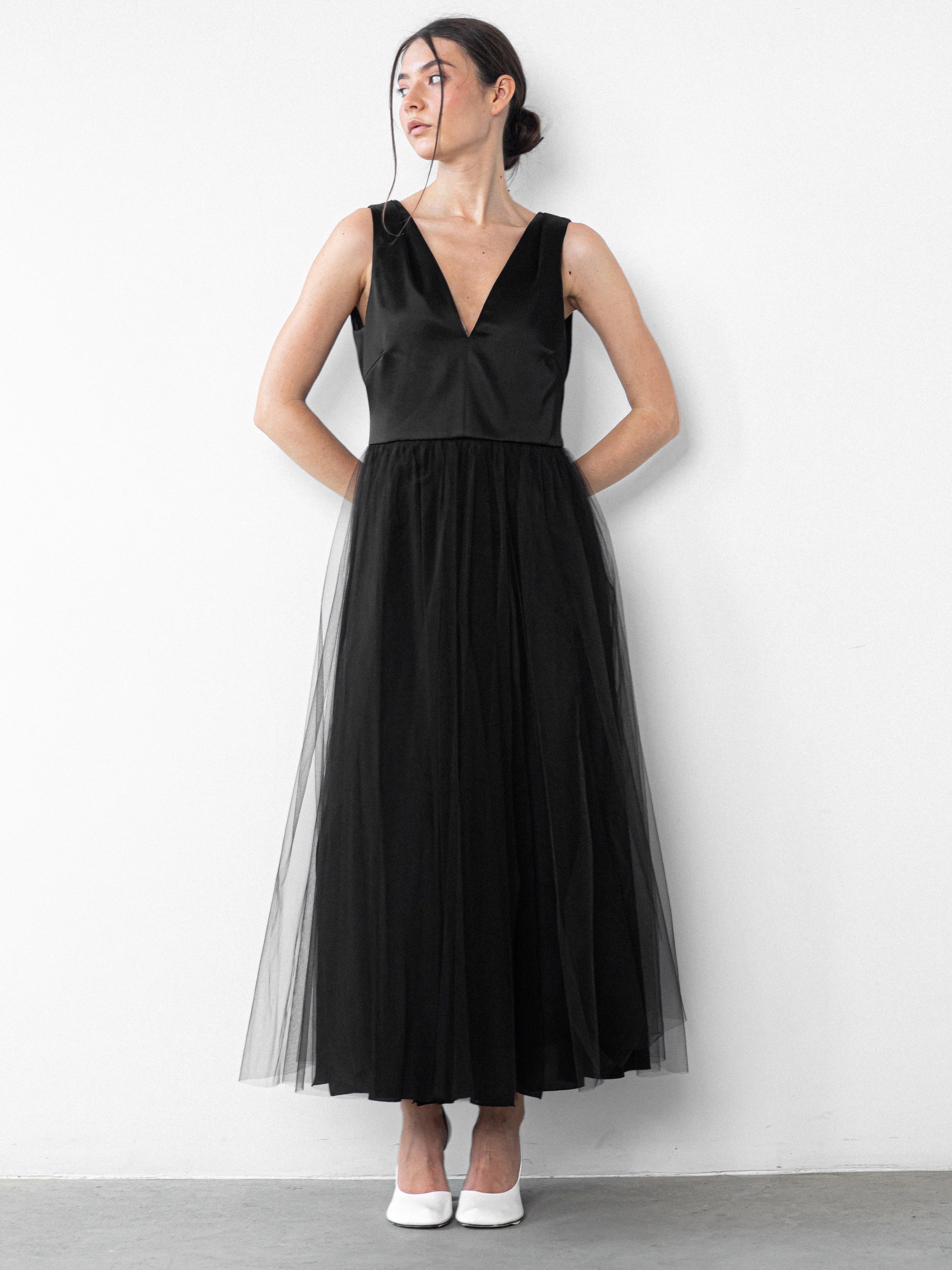 Kiton black V-neck dress