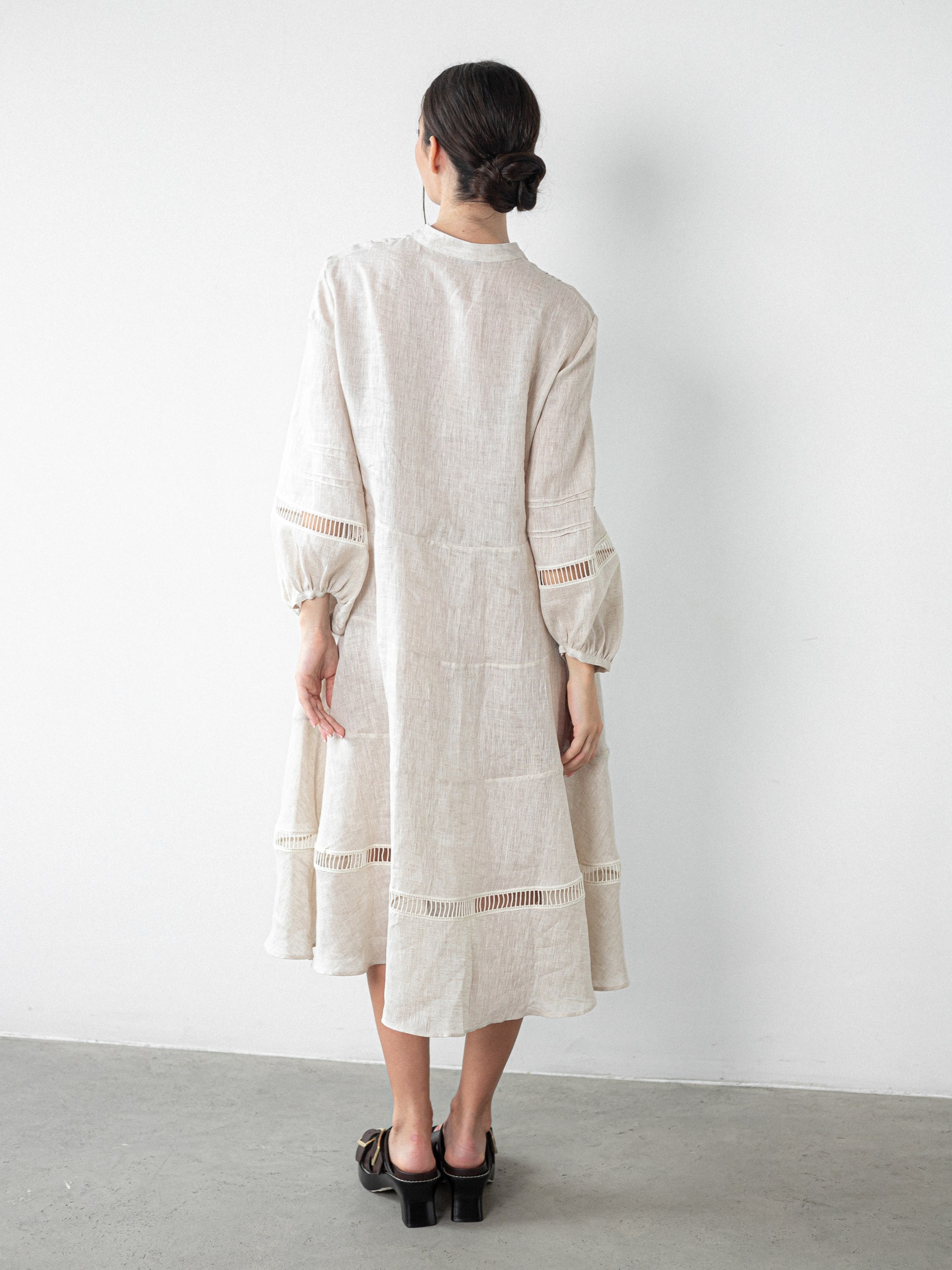 Kiton beige linen dress with round neckline