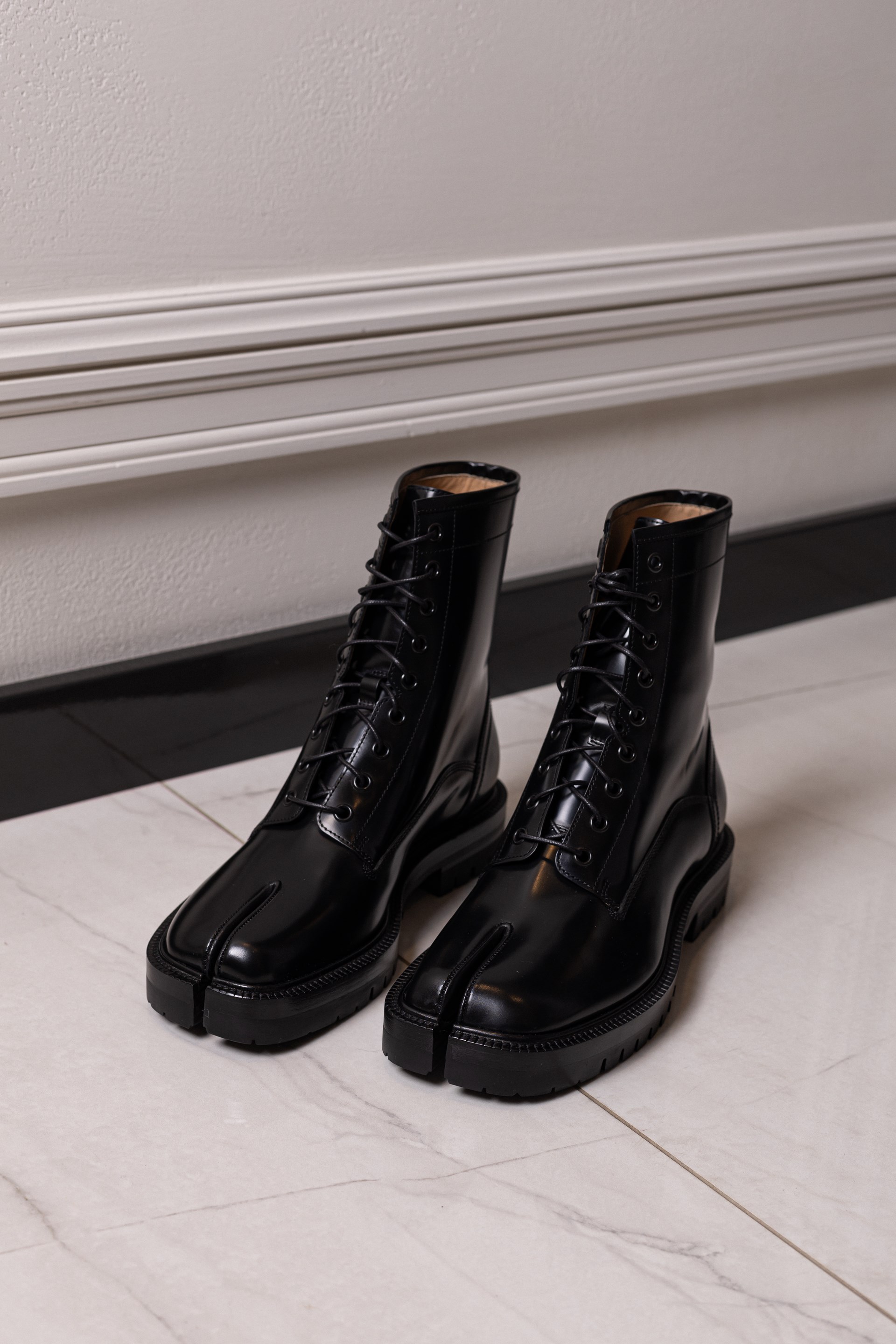 Чорні черевики Maison Margiela Anfibi Tabi зі знімним ременем