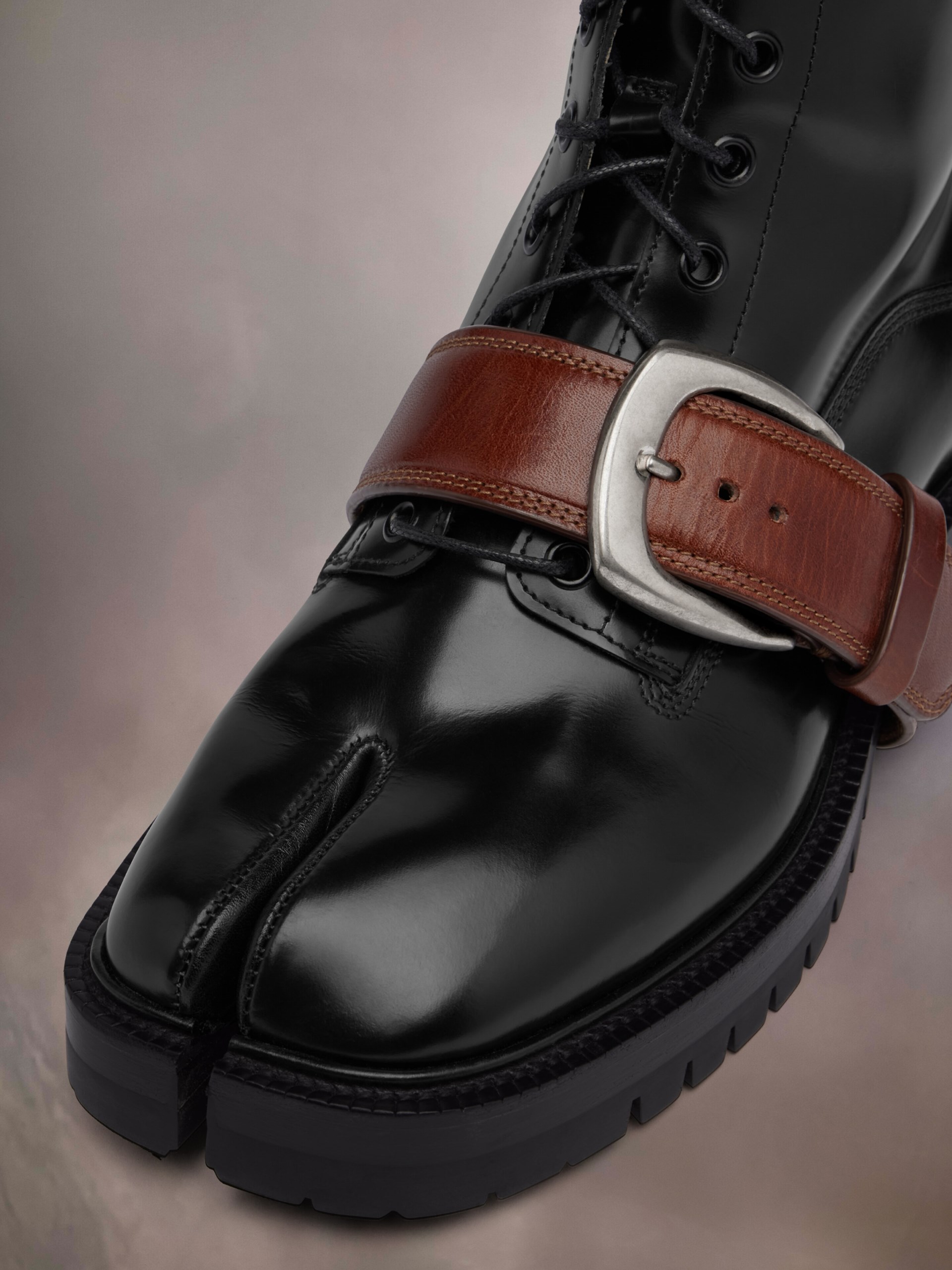 Чорні черевики Maison Margiela Anfibi Tabi зі знімним ременем