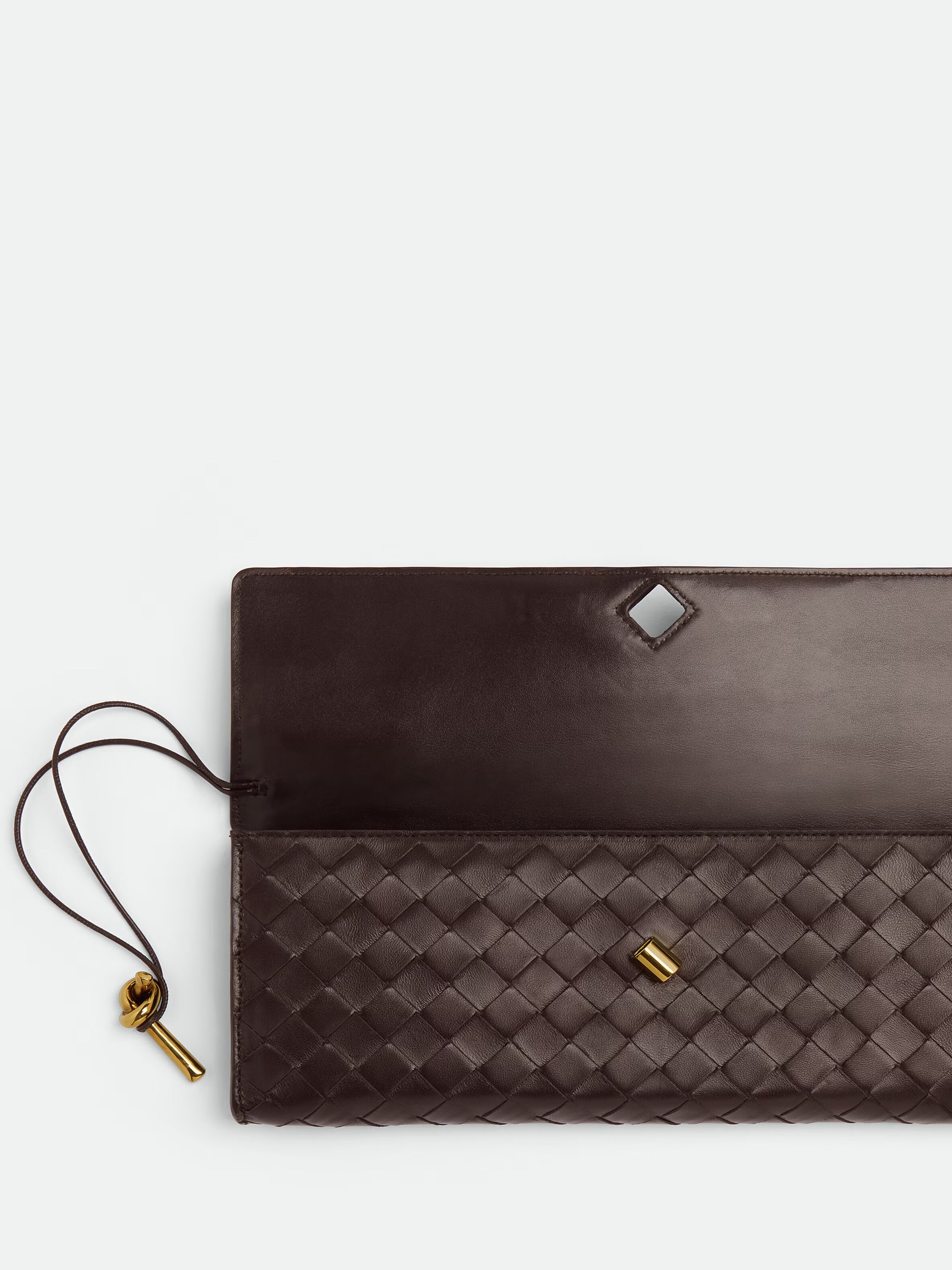 Темно-коричнева сумка-клатч Bottega Veneta з м'якої шкіри Intrecciato