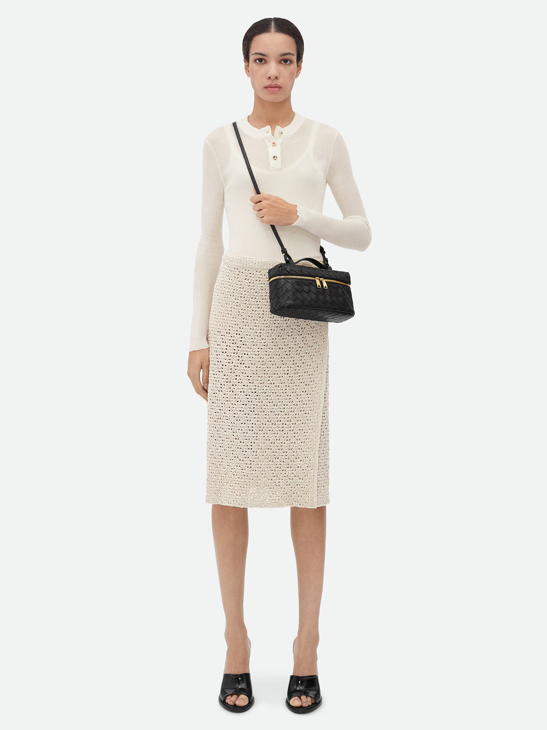 Чорна сумка Bottega Veneta Bang Bang Vanity Case з м’якої шкіри Intrecciato