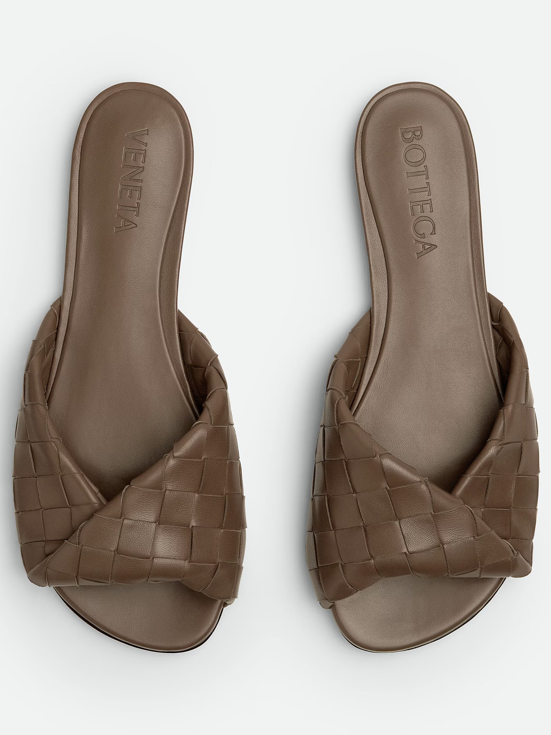 Коричневі шльопанці Bottega Veneta з м’якої шкіри Intrecciato