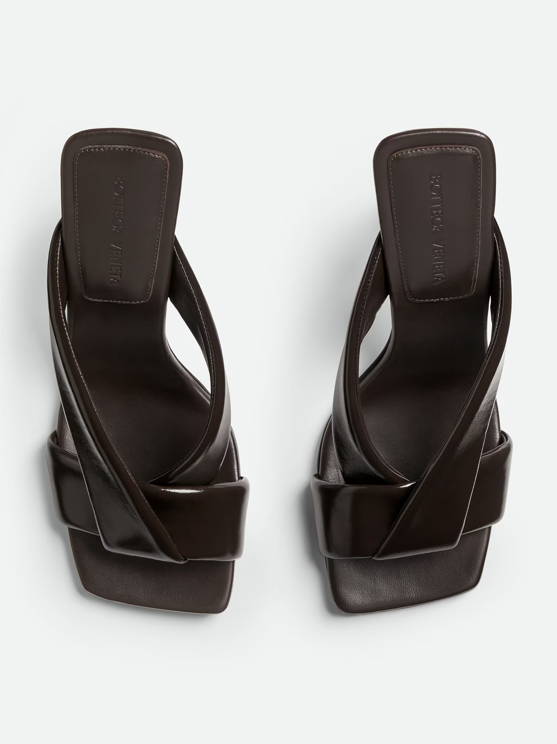 Темно-коричневі мюлі Bottega Veneta Riva з переплетеним дизайном