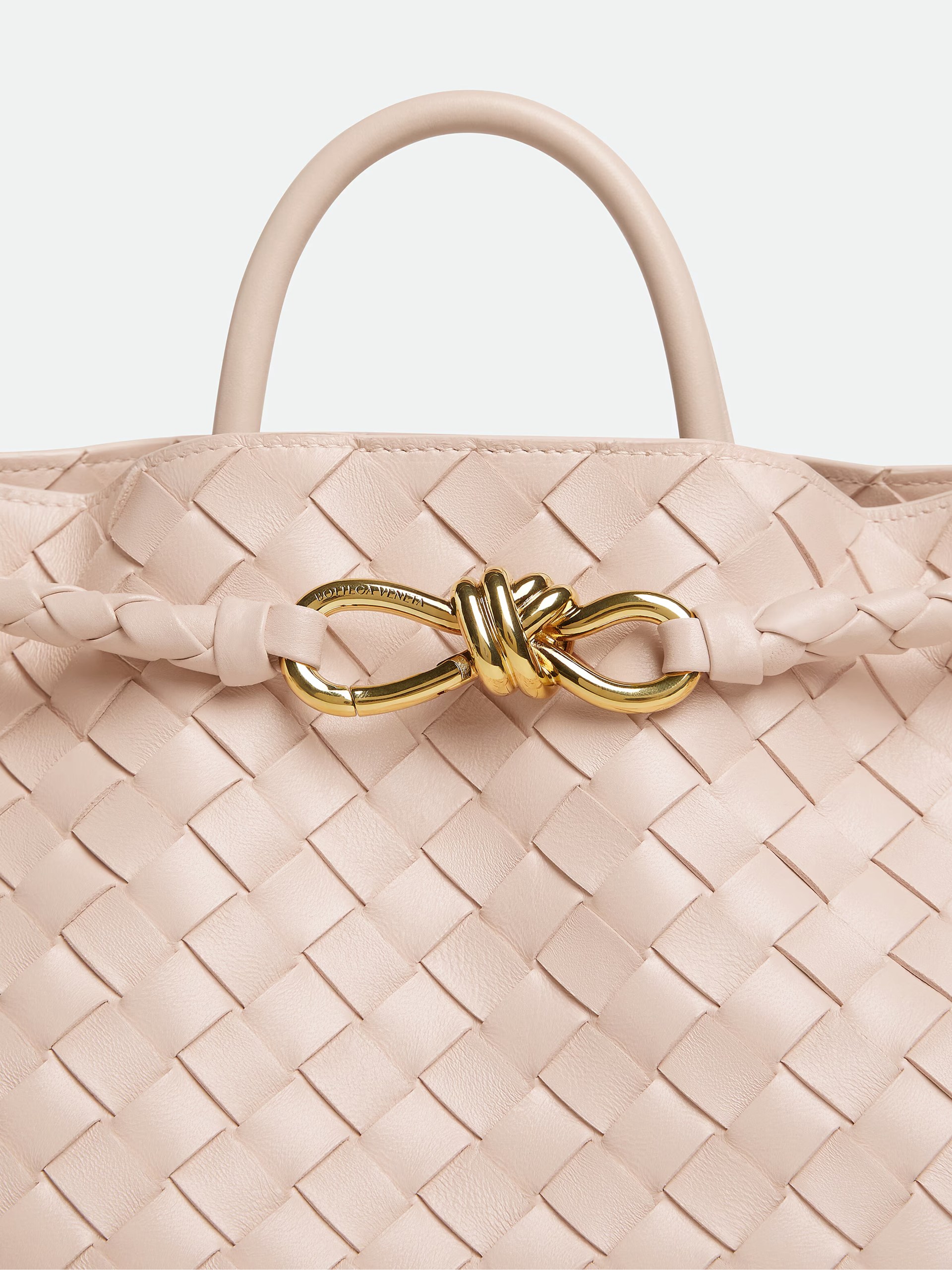 Ніжно-рожева сумка Bottega Veneta Andiamo Medium з м'якої шкіри Intrecciato