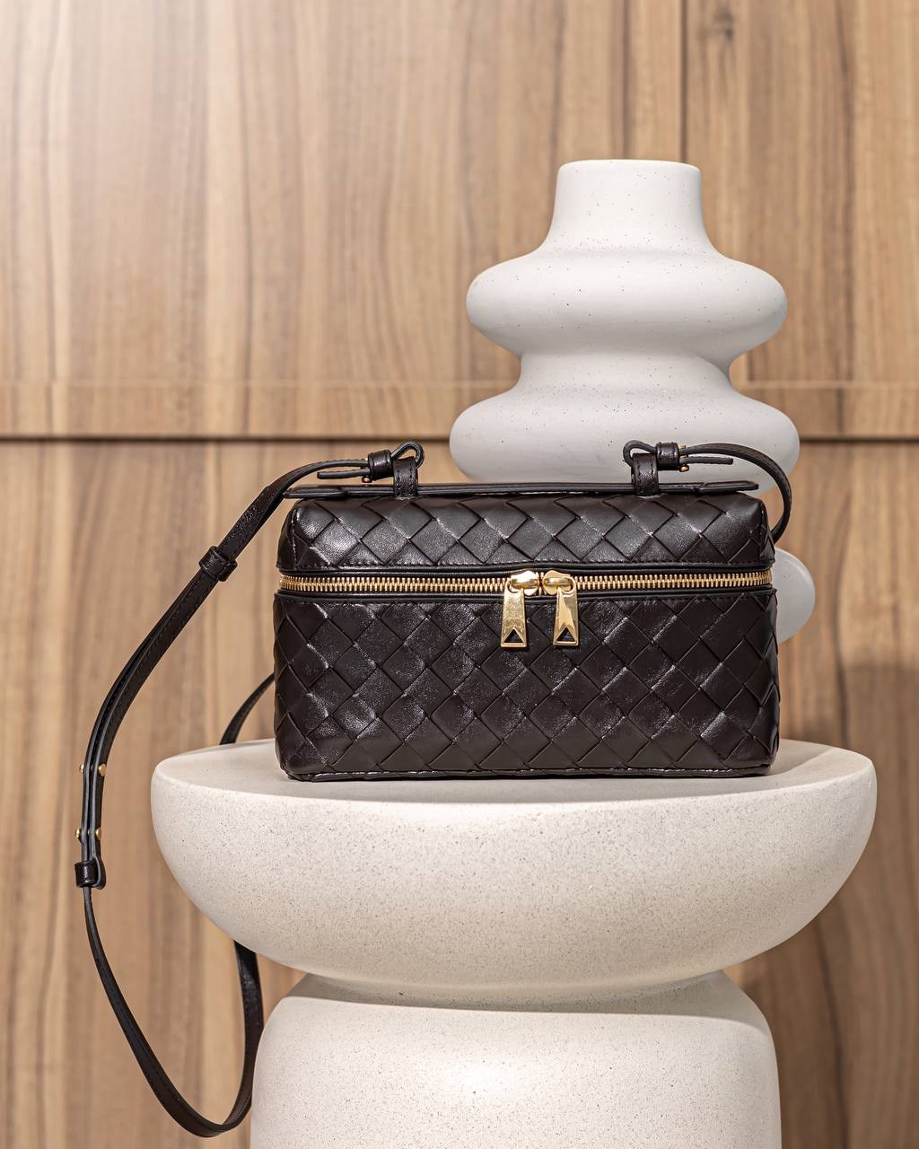 Темно-коричнева сумка Bottega Veneta Bang Bang з м’якої шкіри Intrecciato