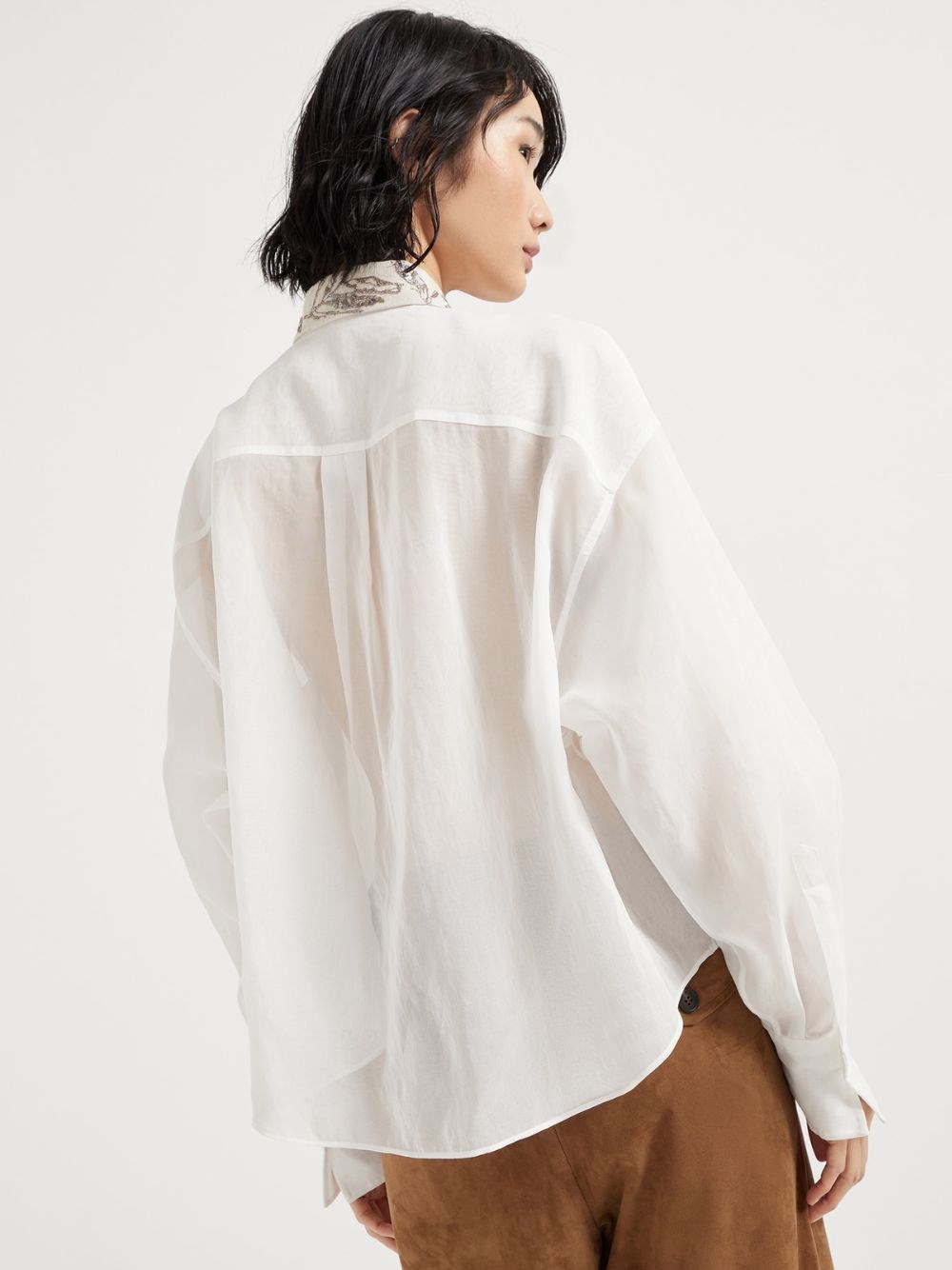 Brunello Cucinelli white shirt with floral details on the collar