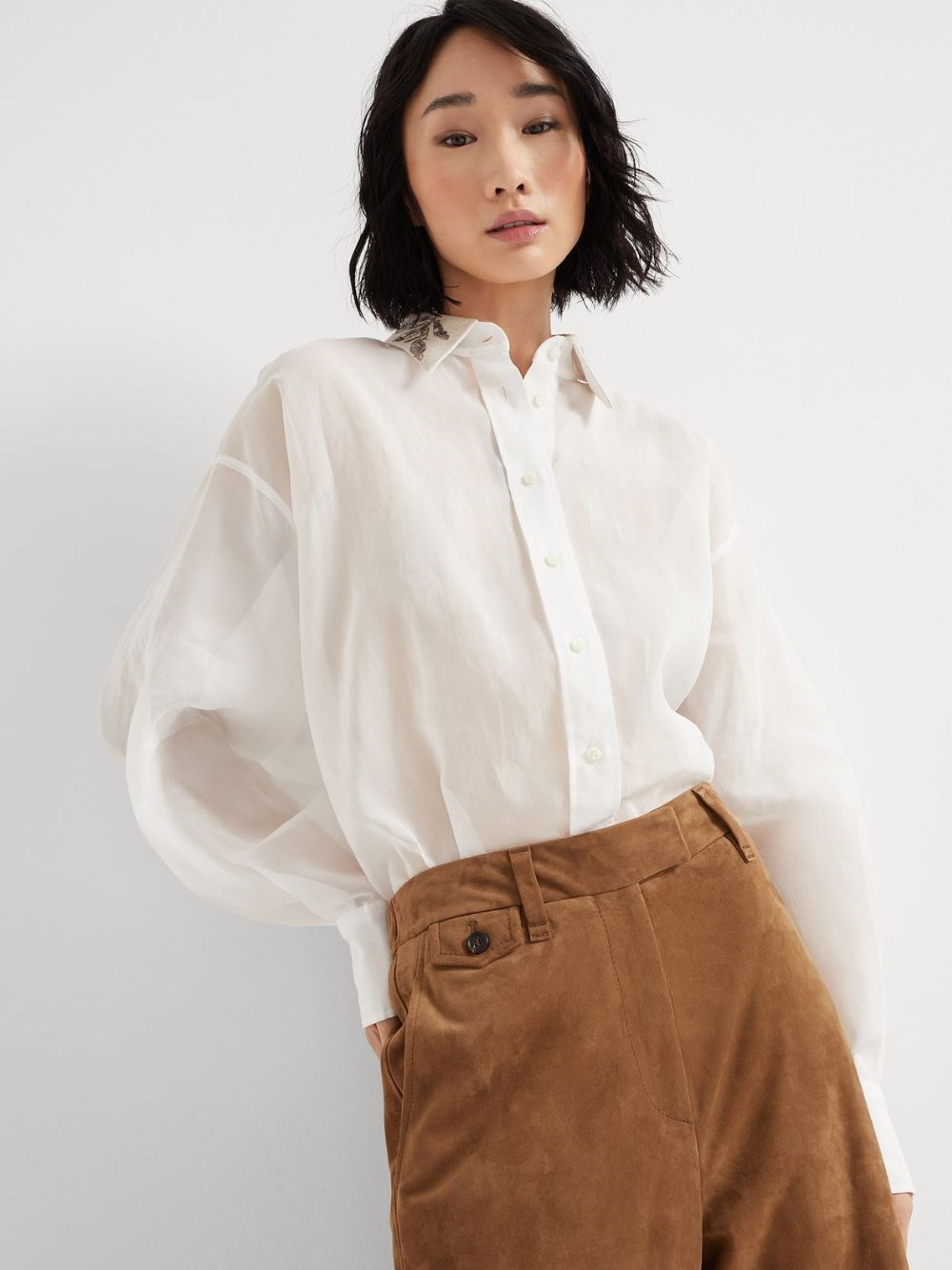 Brunello Cucinelli white shirt with floral details on the collar