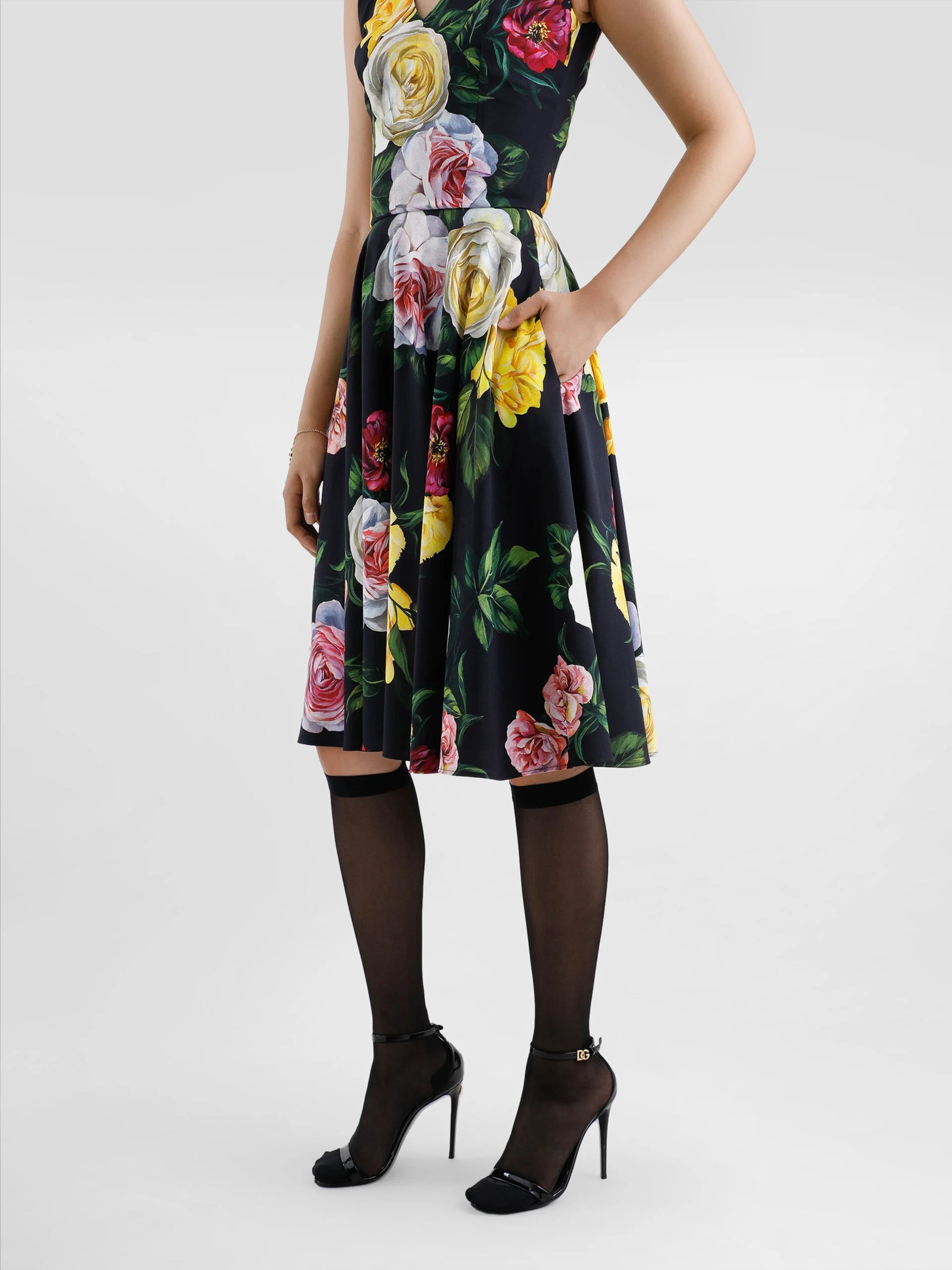 DOLCE&GABBANA DRESS with a print of peonies and roses and a round skirt