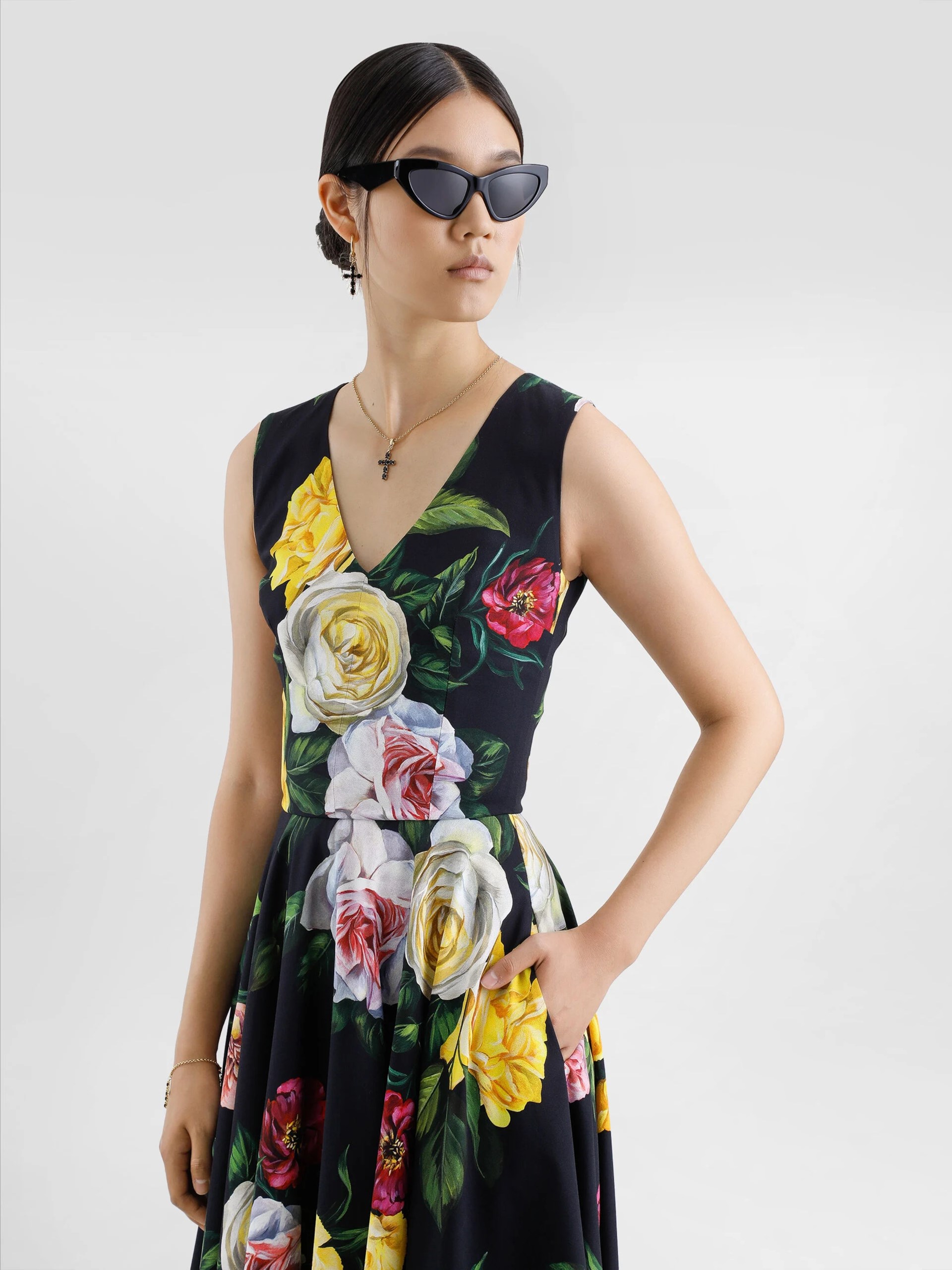 DOLCE&GABBANA DRESS with a print of peonies and roses and a round skirt