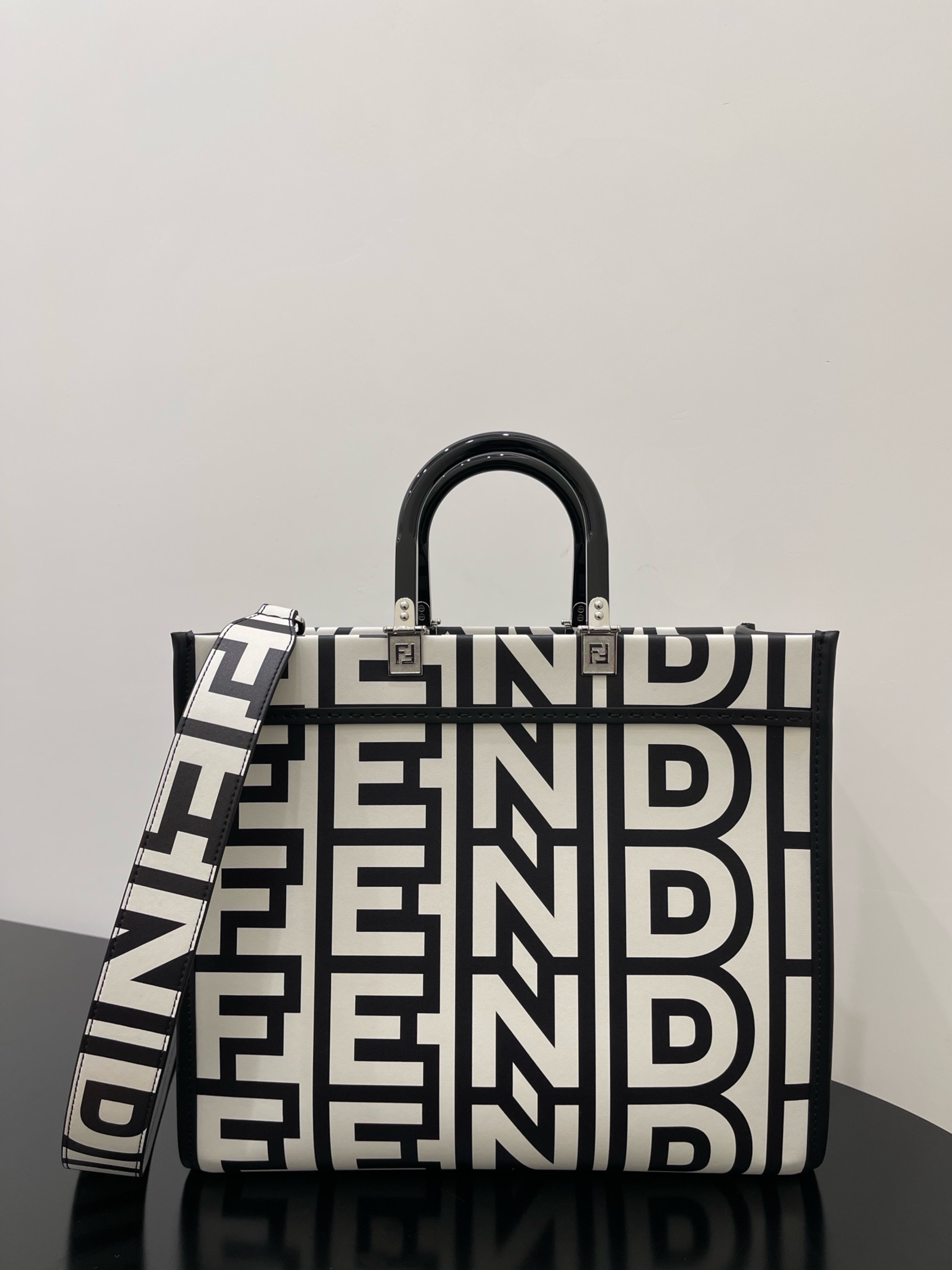 Fendi Sunshine Large Shopper Bag