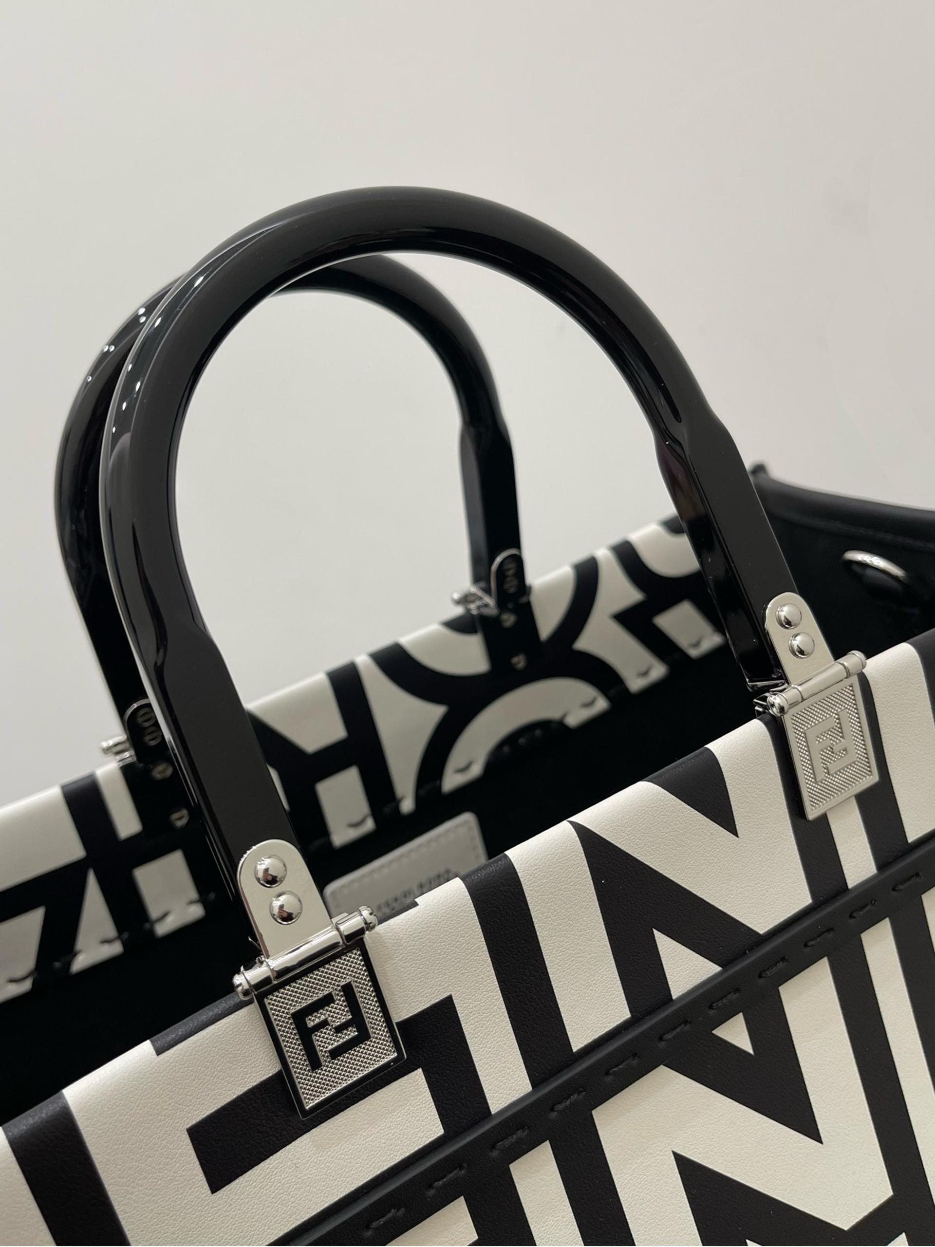 Fendi Sunshine Large Shopper Bag