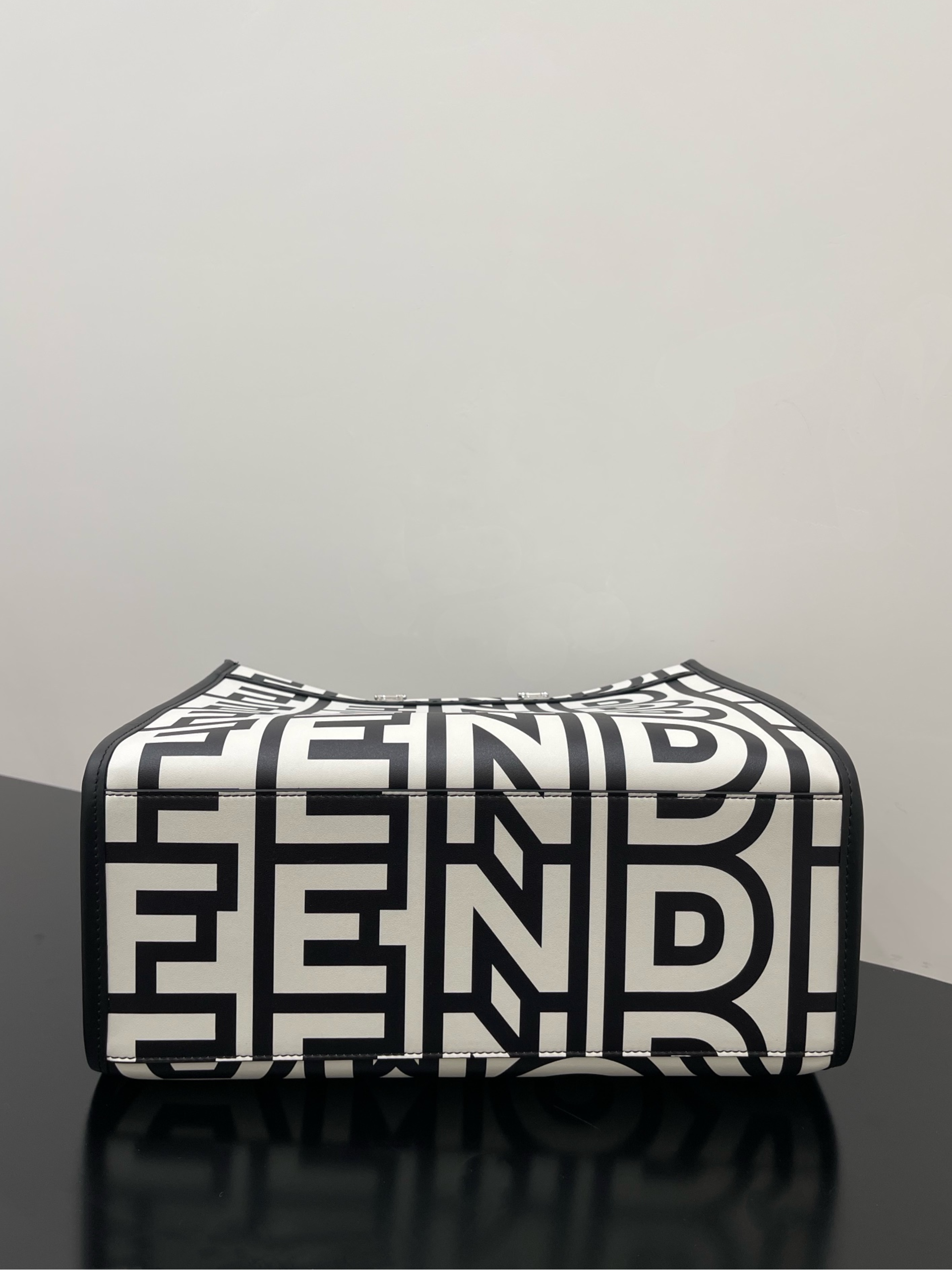 Fendi Sunshine Large Shopper Bag