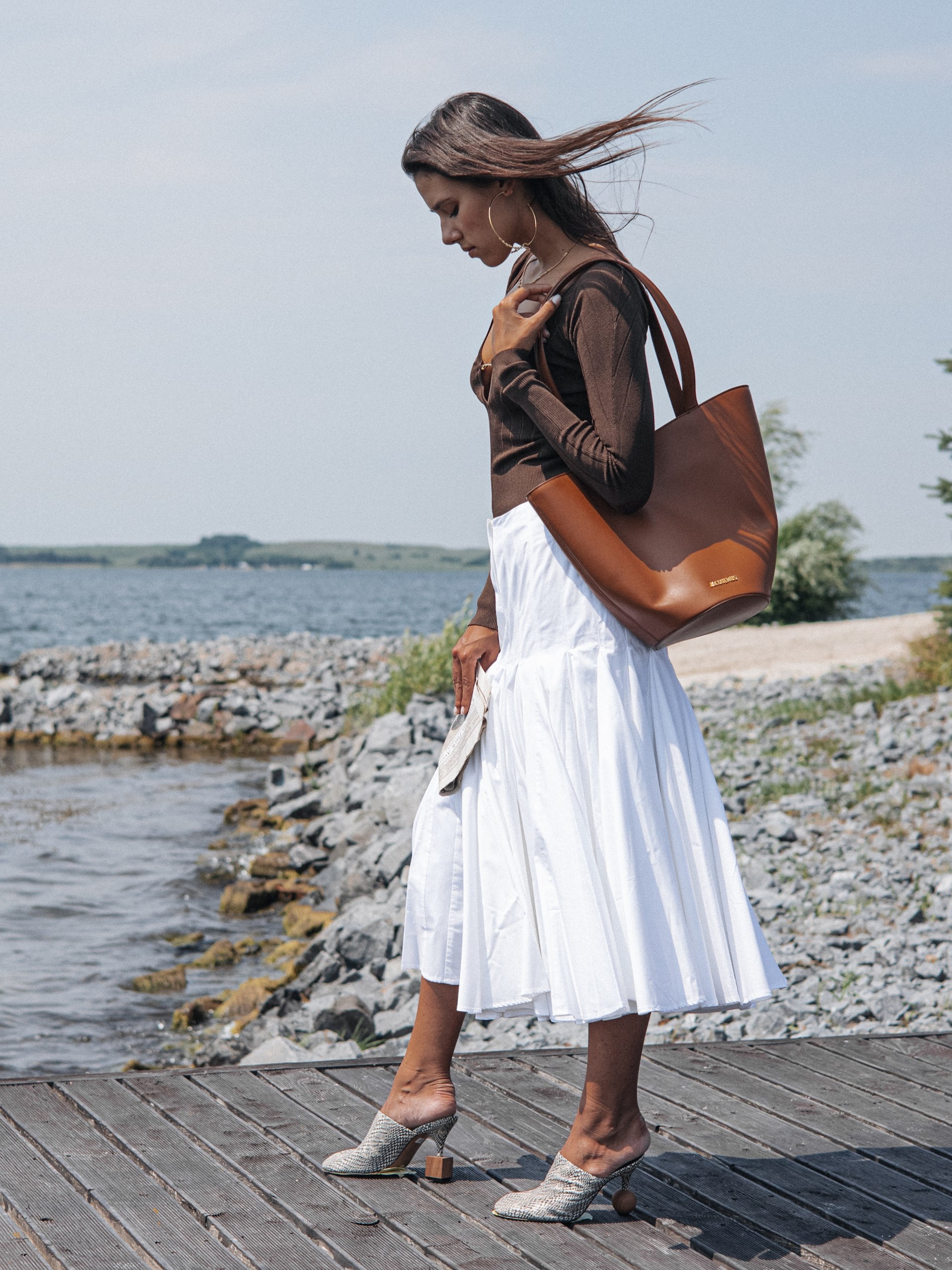 Коричнева сумка-відро Jacquemus The medium Bambola