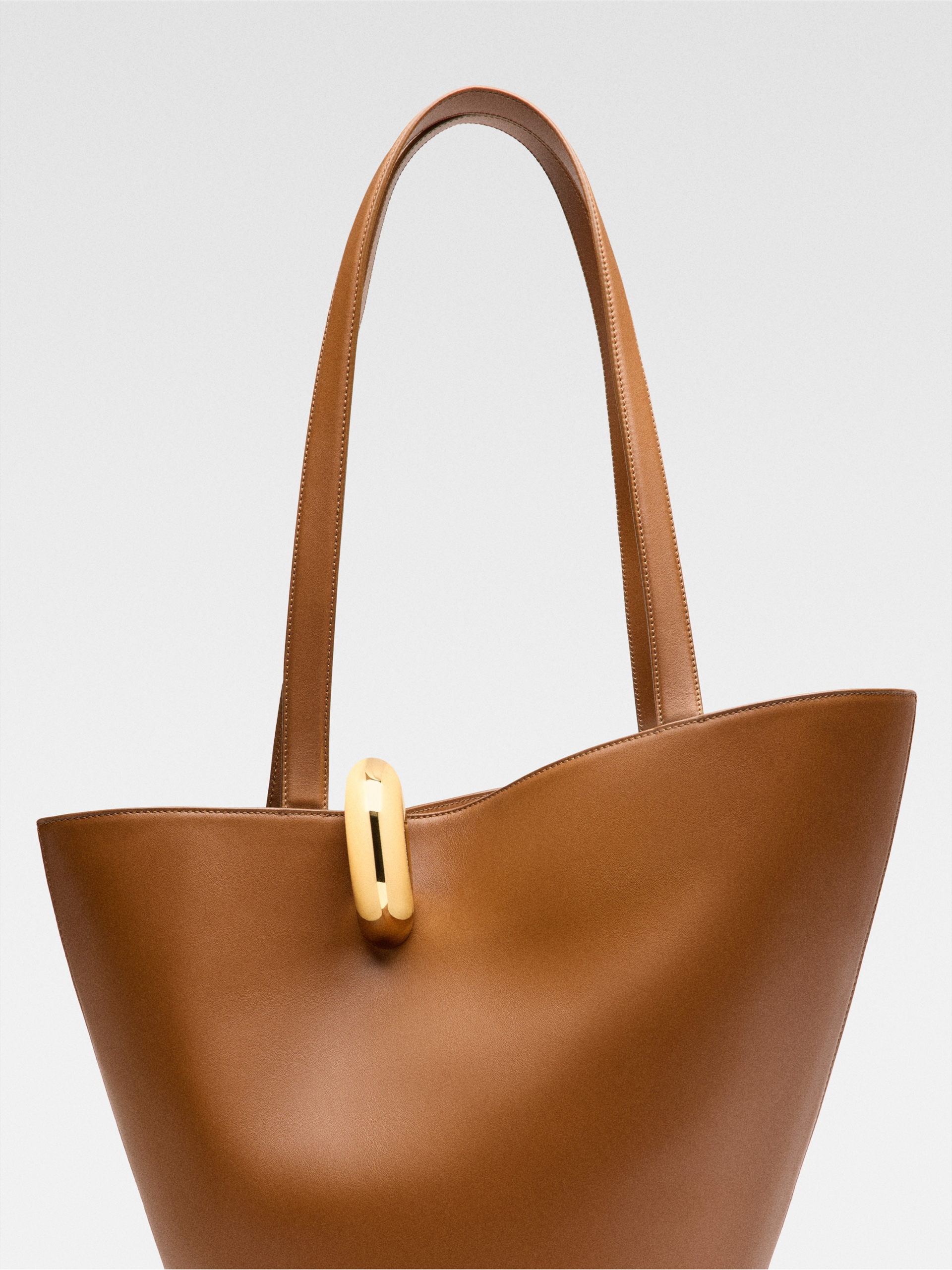 Коричнева сумка-відро Jacquemus The medium Bambola