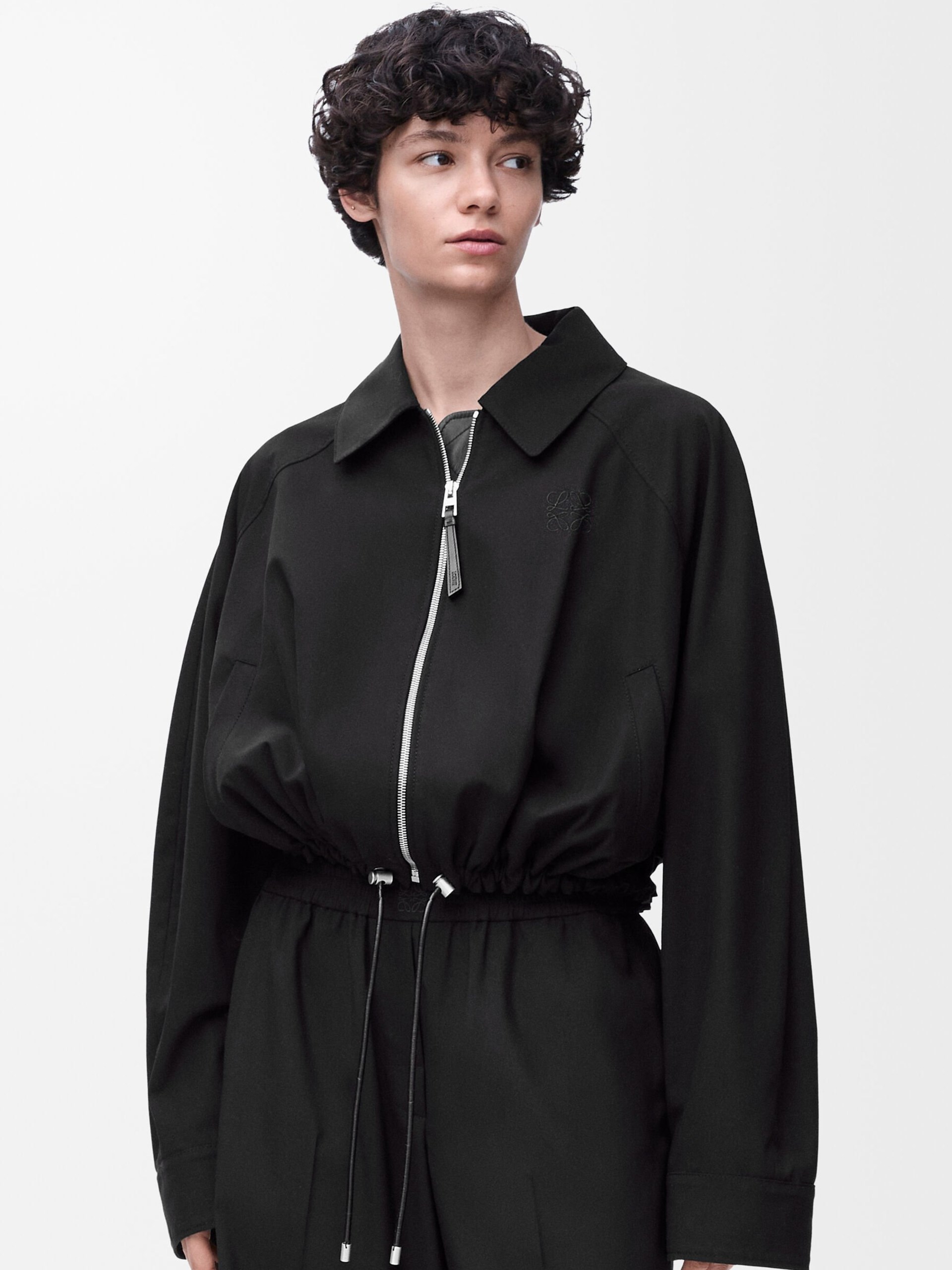Чорна вкорочена куртка Loewe з коміром