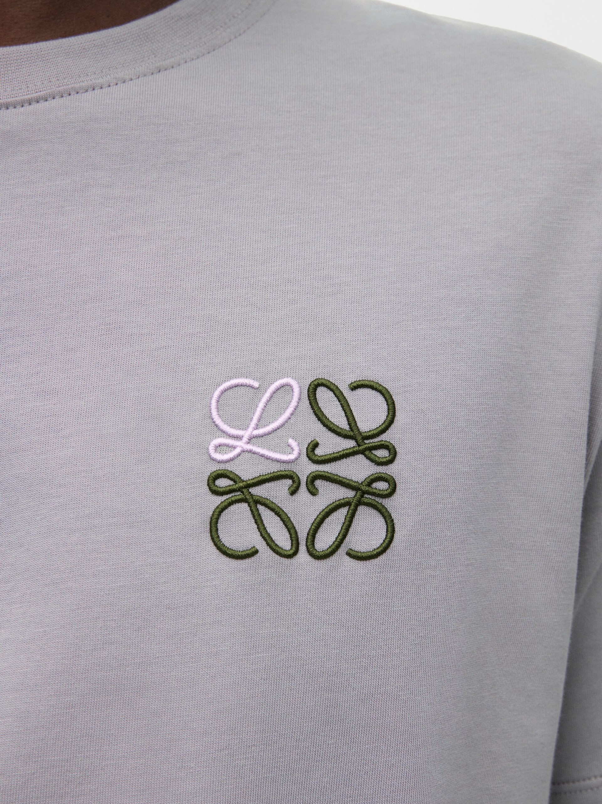 Loewe unisex grey T-shirt with contrast embroidered Anagram logo