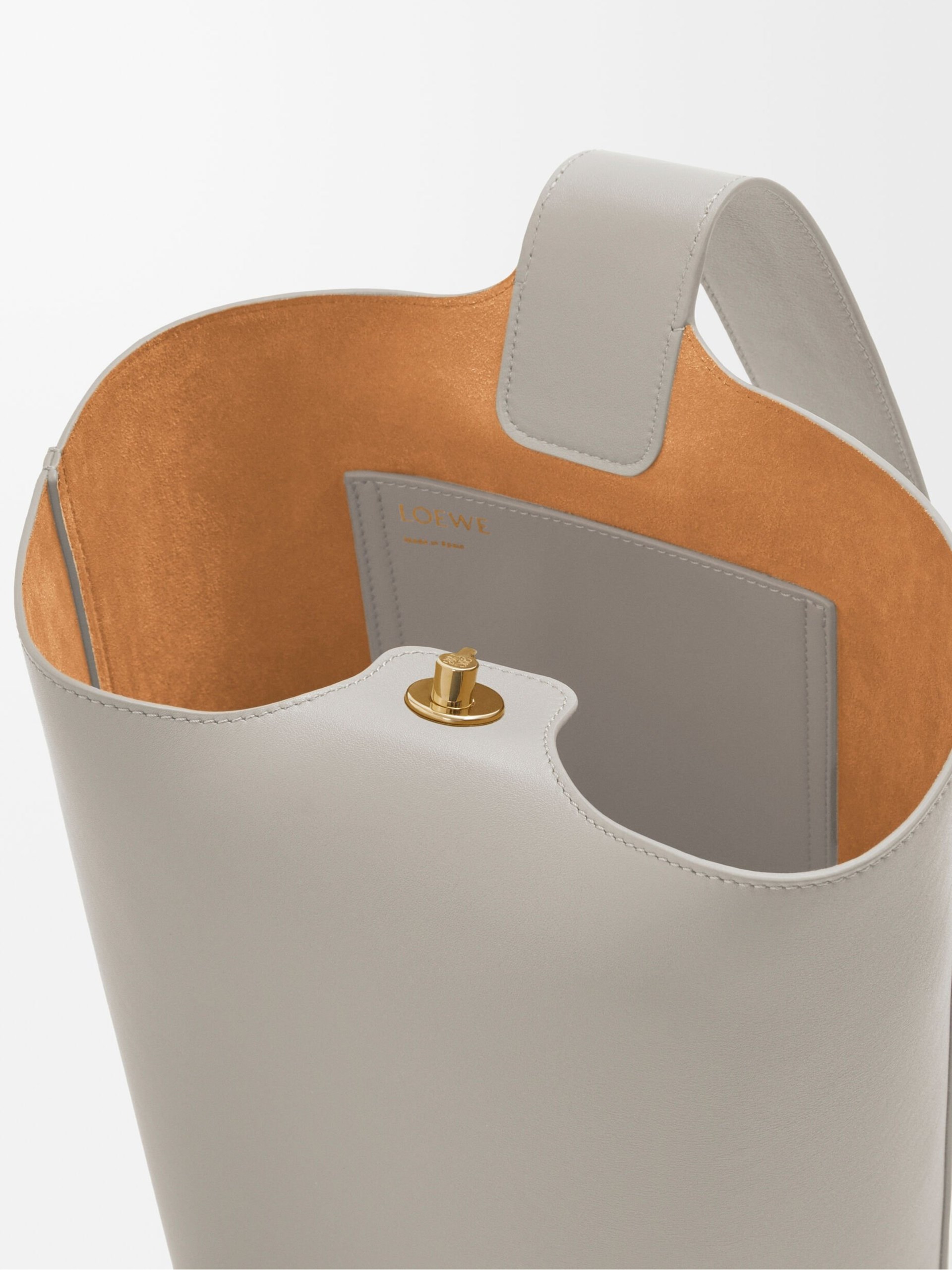 Loewe Pebble Medium grey grained leather bucket bag