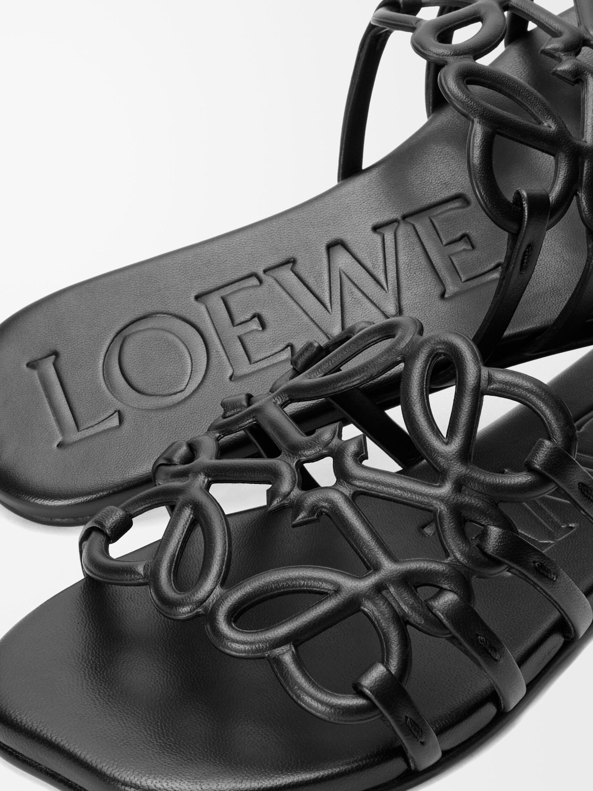 Чорні шльопанці Loewe з логотипом Anagram