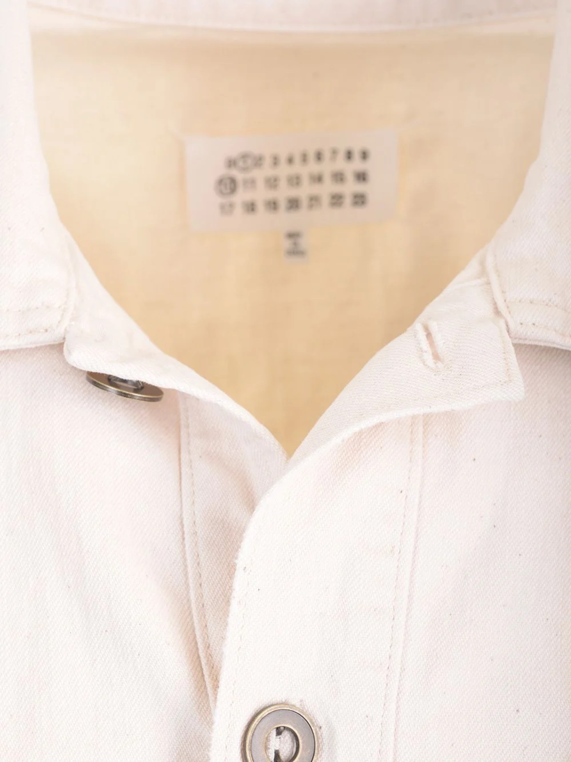 Джинсова куртка Maison Margiela на ґудзиках кольору айворі